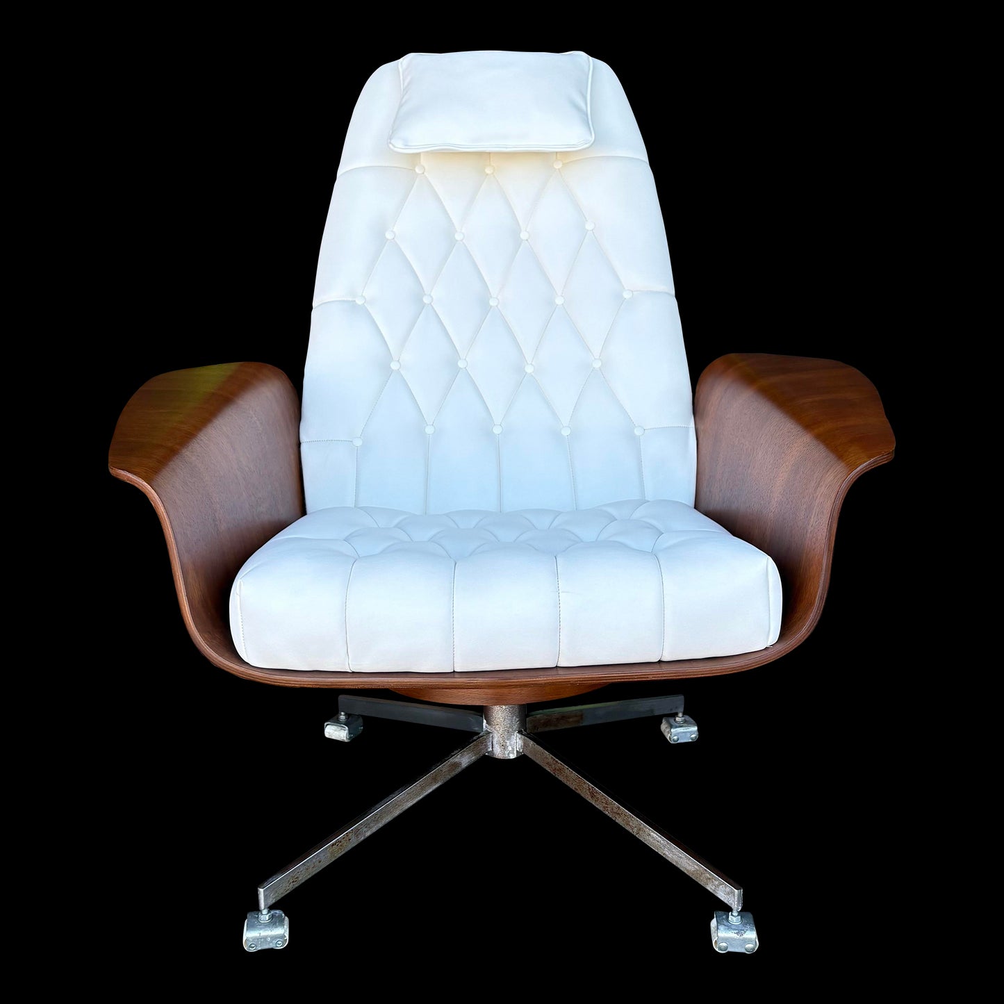 Mid Century Modern Plycraft Style Lounge Mr. Chair Newly Upholstered in White Leather