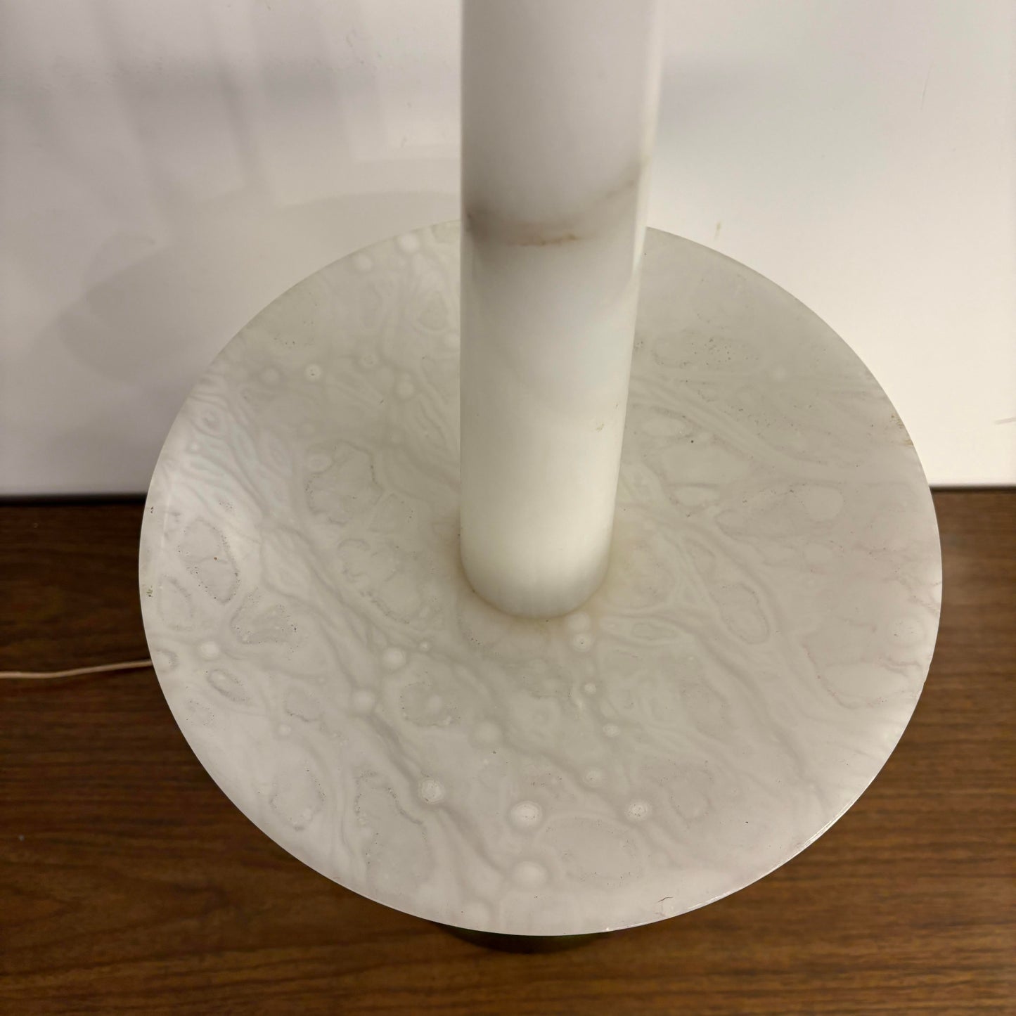 Mid-Century Modern Sculptural Balustrade Form Table Lamp in Carrera Marble