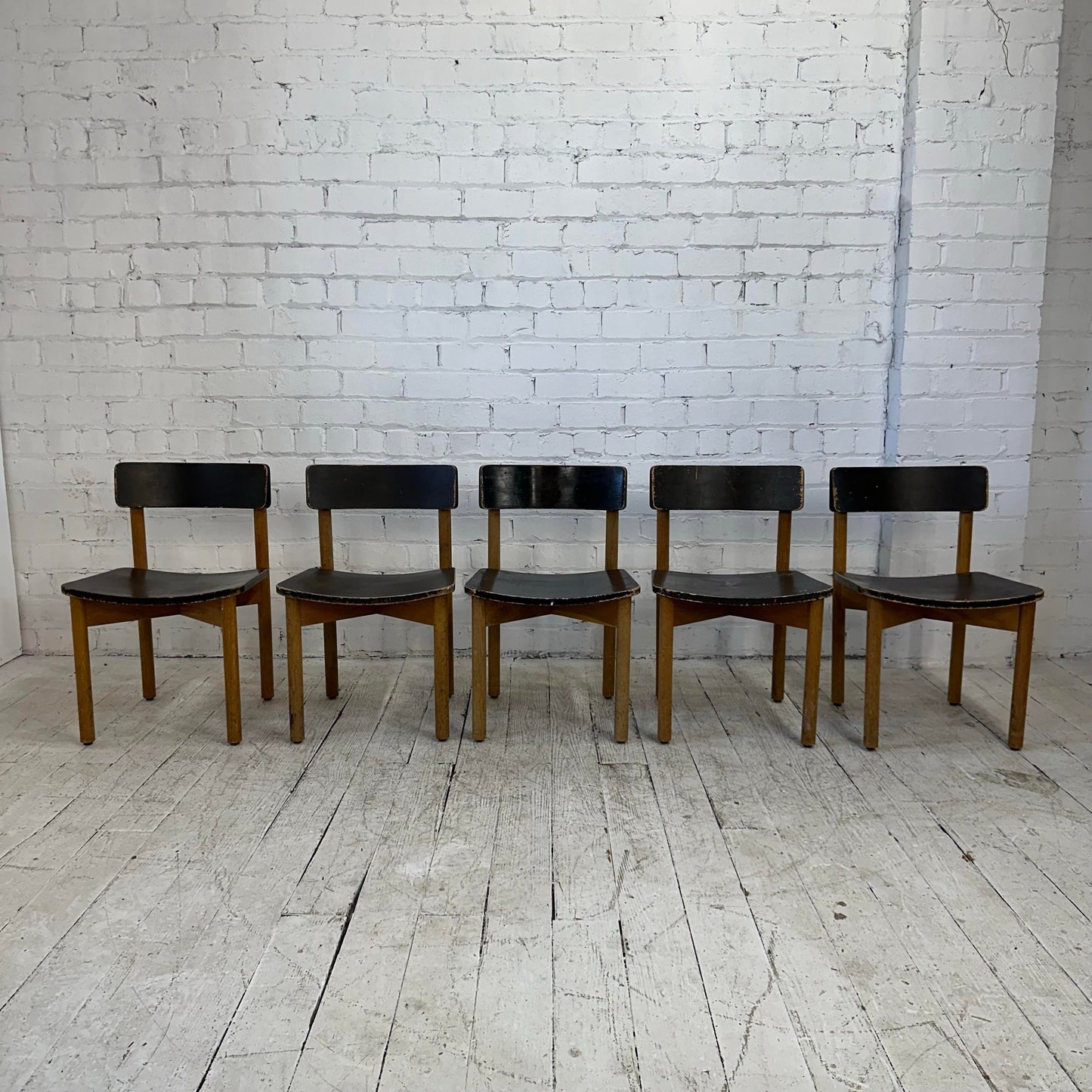 Set of 5 Mid Century Modern Gunlocke Chairs