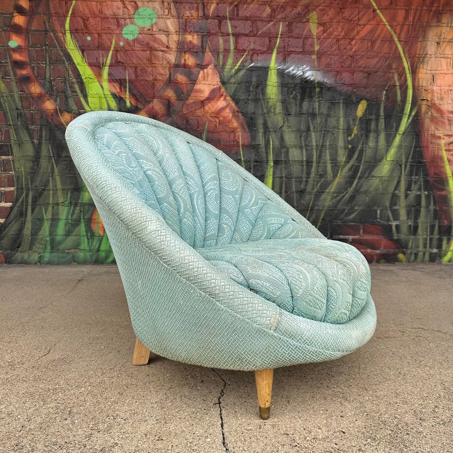 Mid-Century Clam Shell Slipper Chair