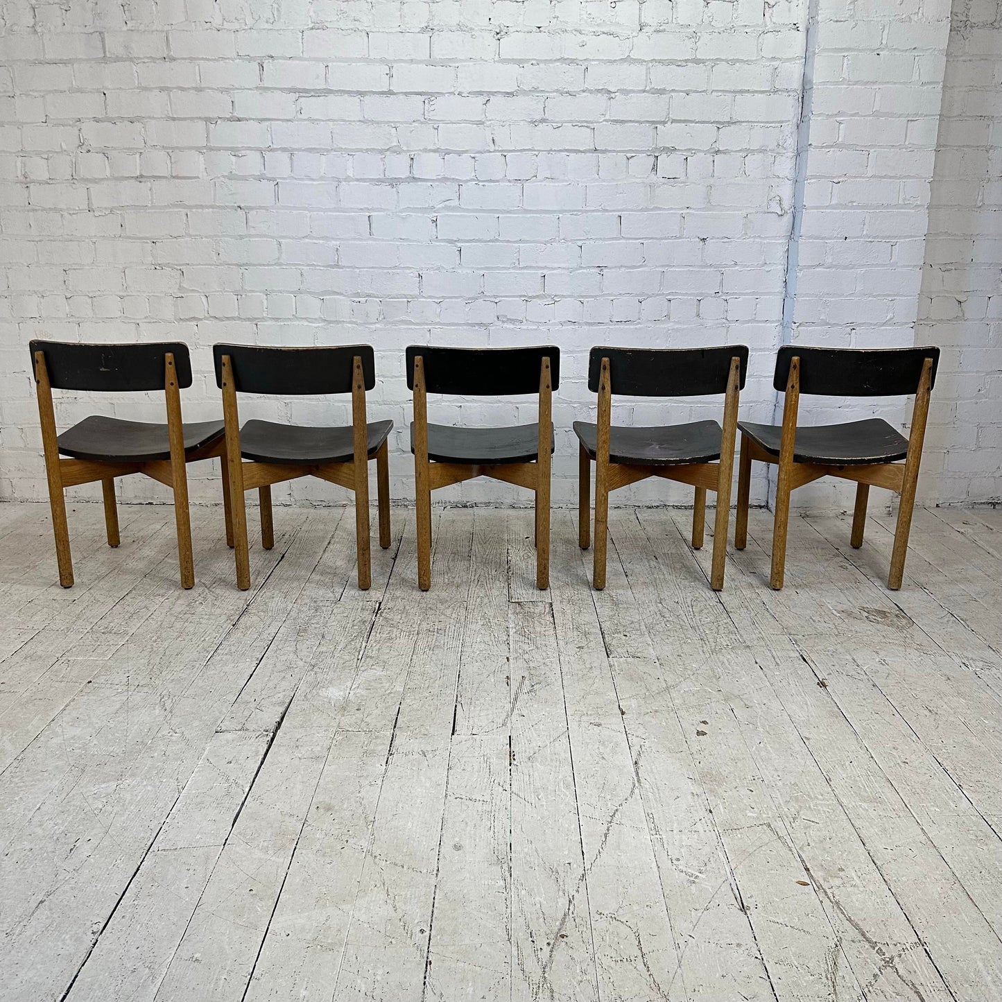 Set of 5 Mid Century Modern Gunlocke Chairs
