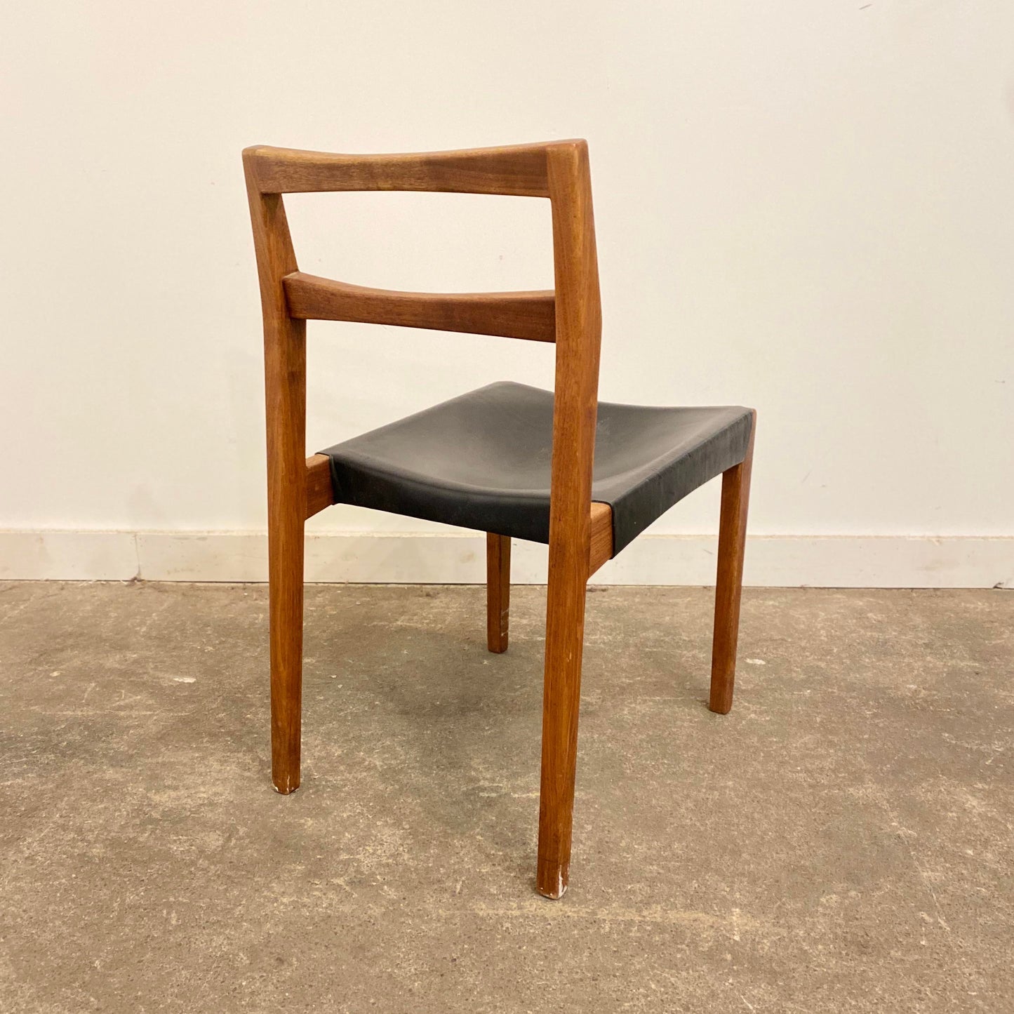 Mid-Century Modern Arden Riddle Side Chair