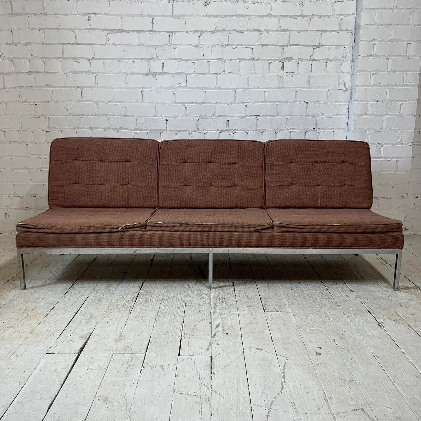 Florence Knoll Sofa in Need of Restoration