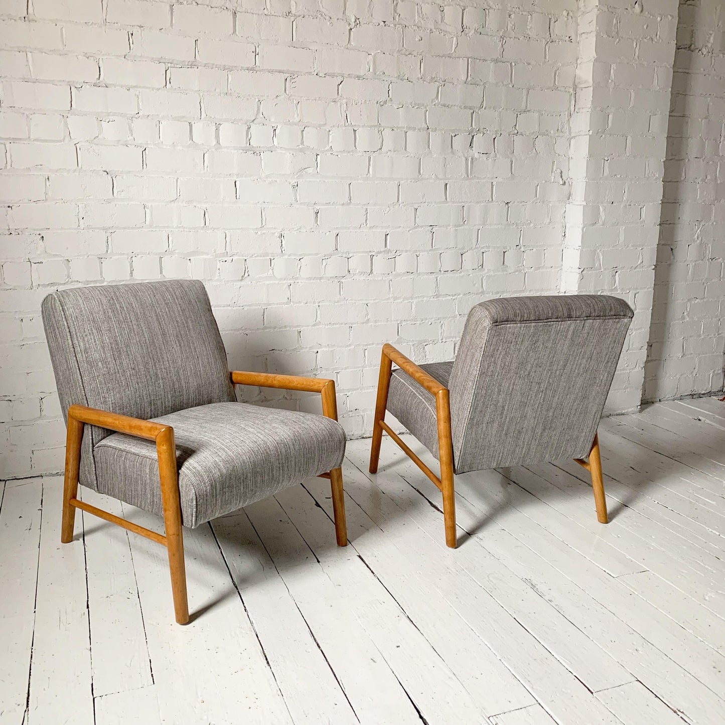 Mid-Century ModernLeslie Diamond for Conant Ball Lounge Chairs - a Pair