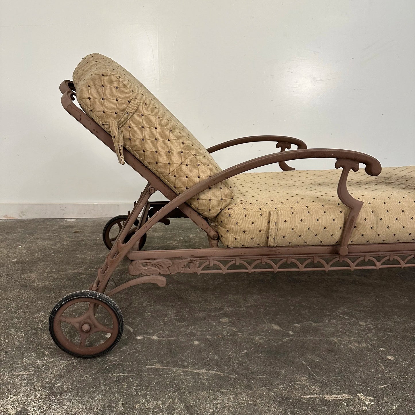 Woodard Outdoor Chaise Lounge Chair