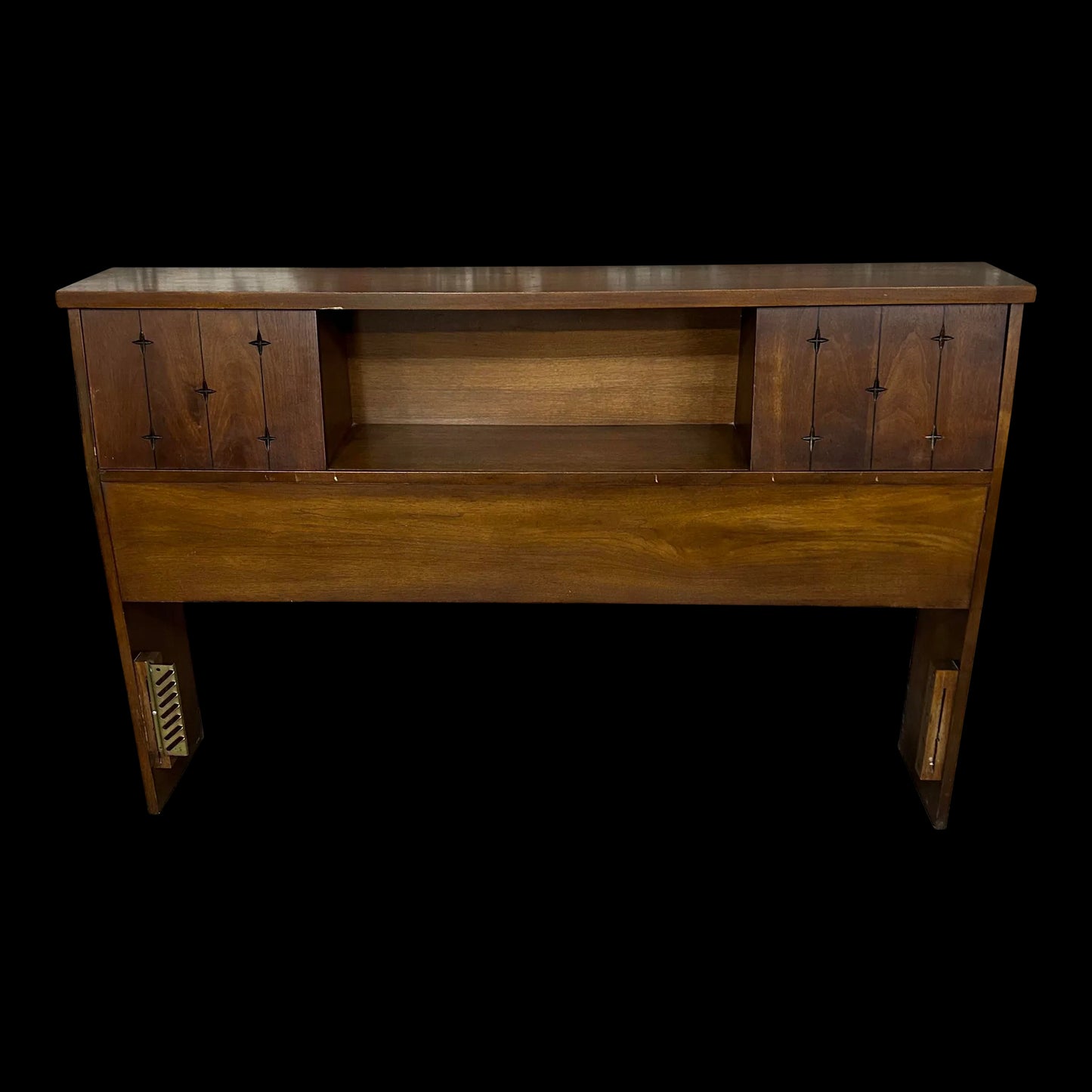 Broyhill Saga Full Size Headboard With Storage