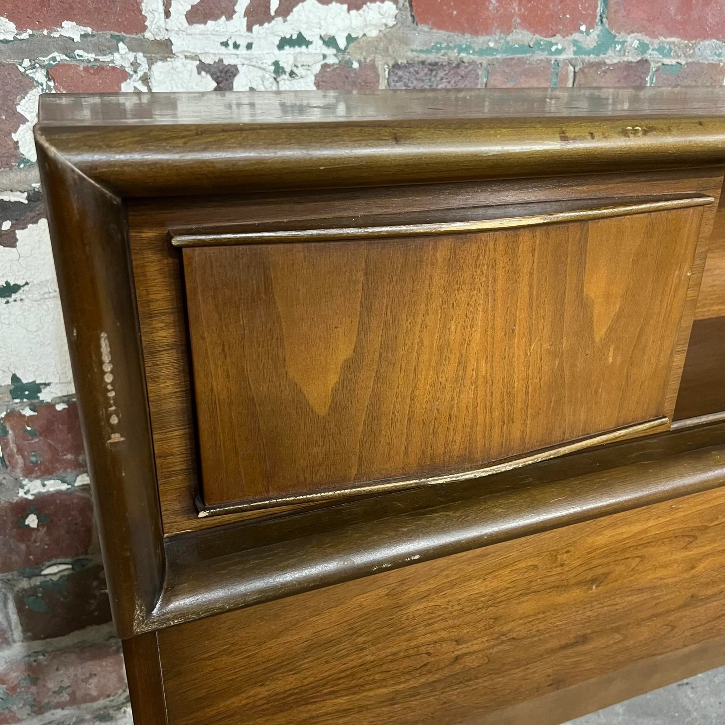 United Furniture Walnut Headboard With Storage