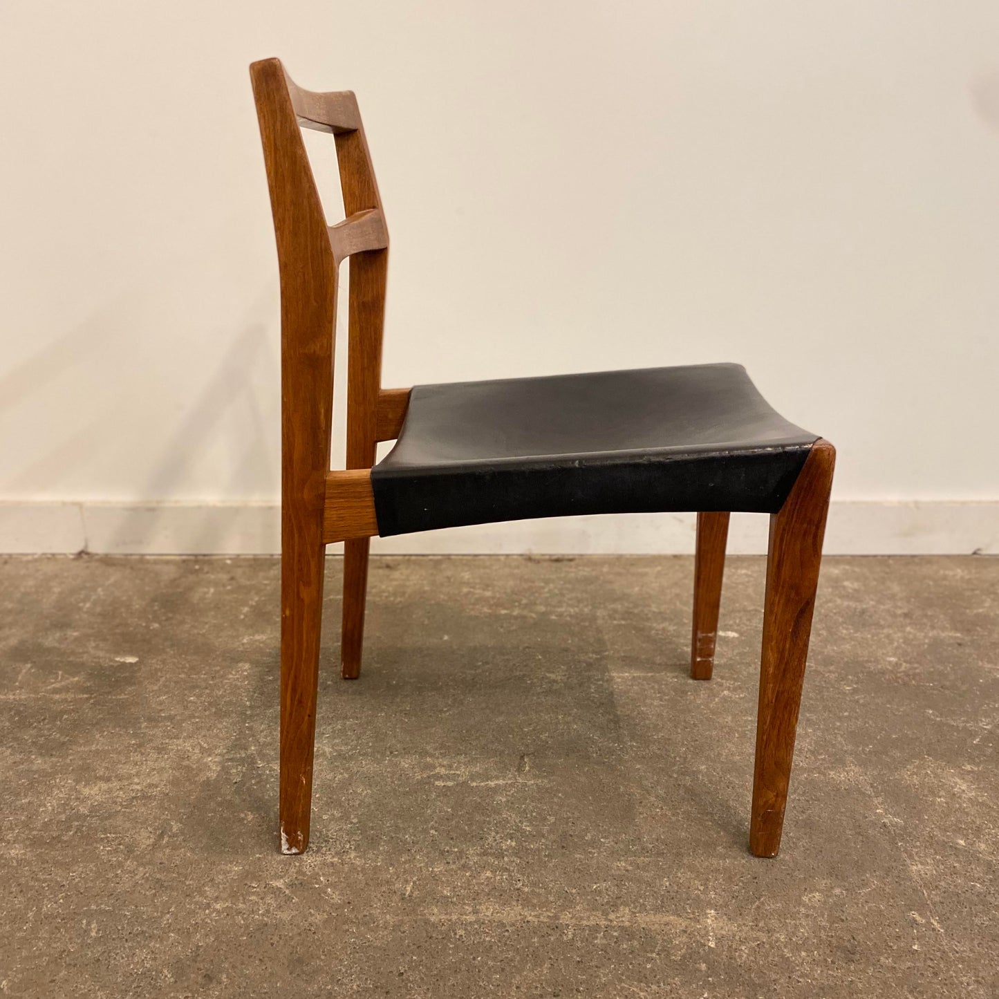 Mid-Century Modern Arden Riddle Side Chair