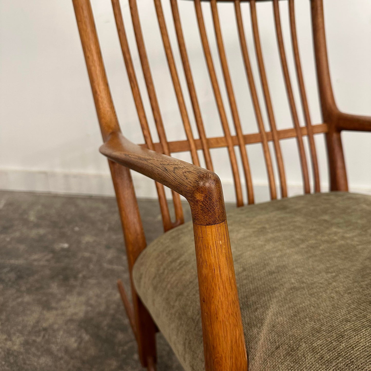 Early Mid Century Modern Hans J. Wegner Rocking Chair Ml-33