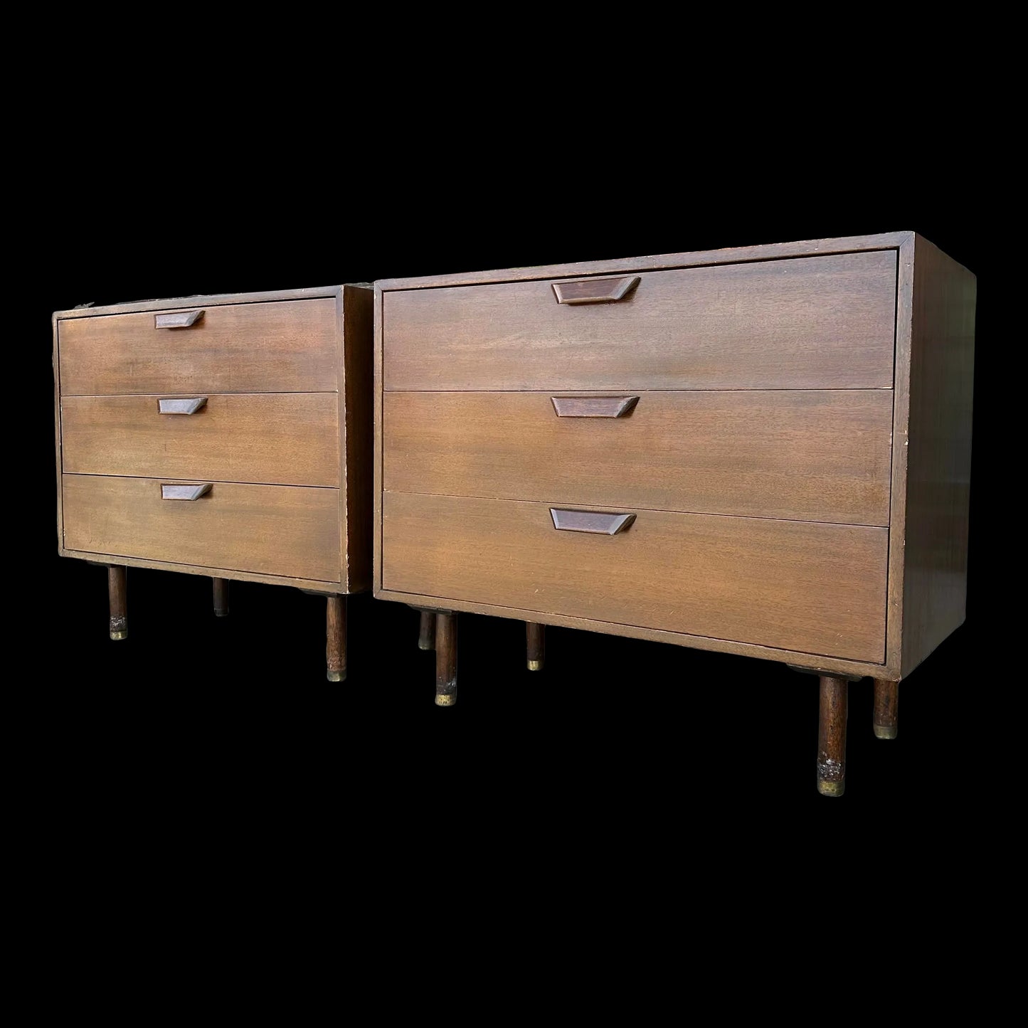 Mid-Century Modern Pair of Harvey Probber Chest of Drawers