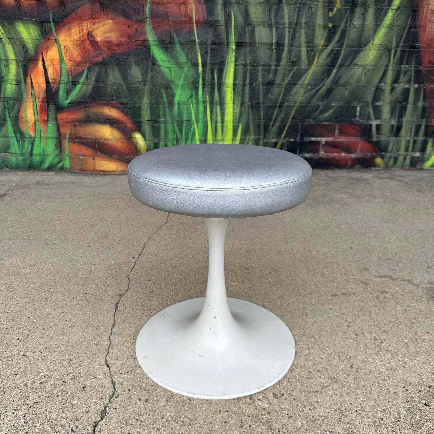 Brevete Cre Rossi Tulip Based Knoll-Style Stool