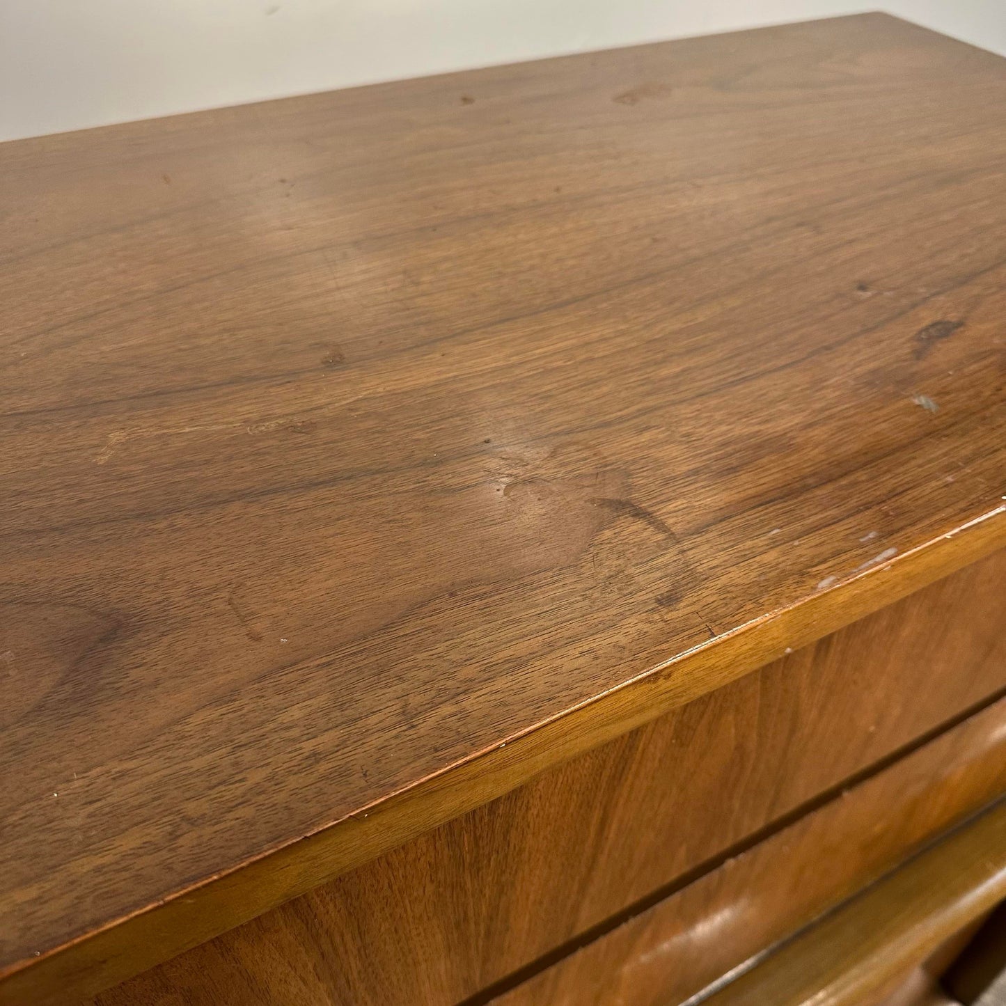 United Diamond Front Tall Dresser