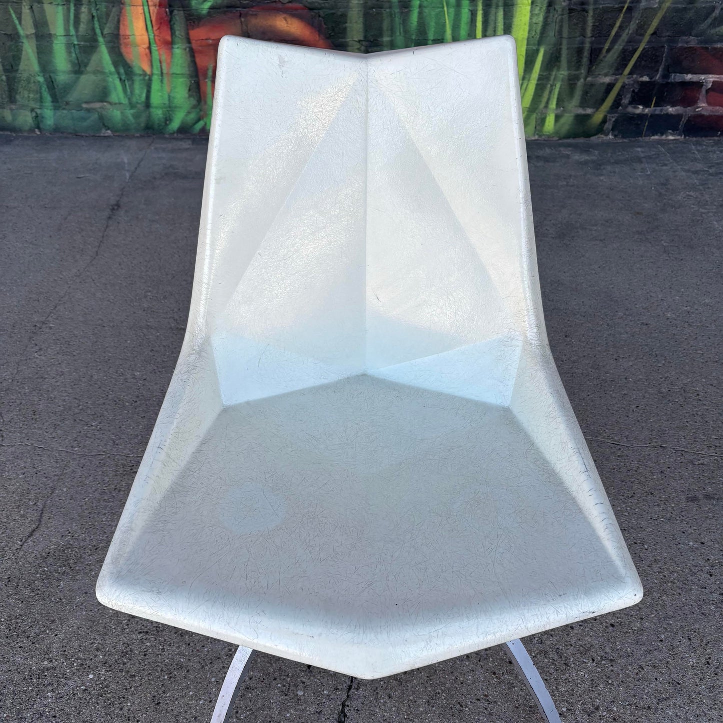 Mid Century Modern Paul McCobb Fiberglass Origami Chair Spider Base