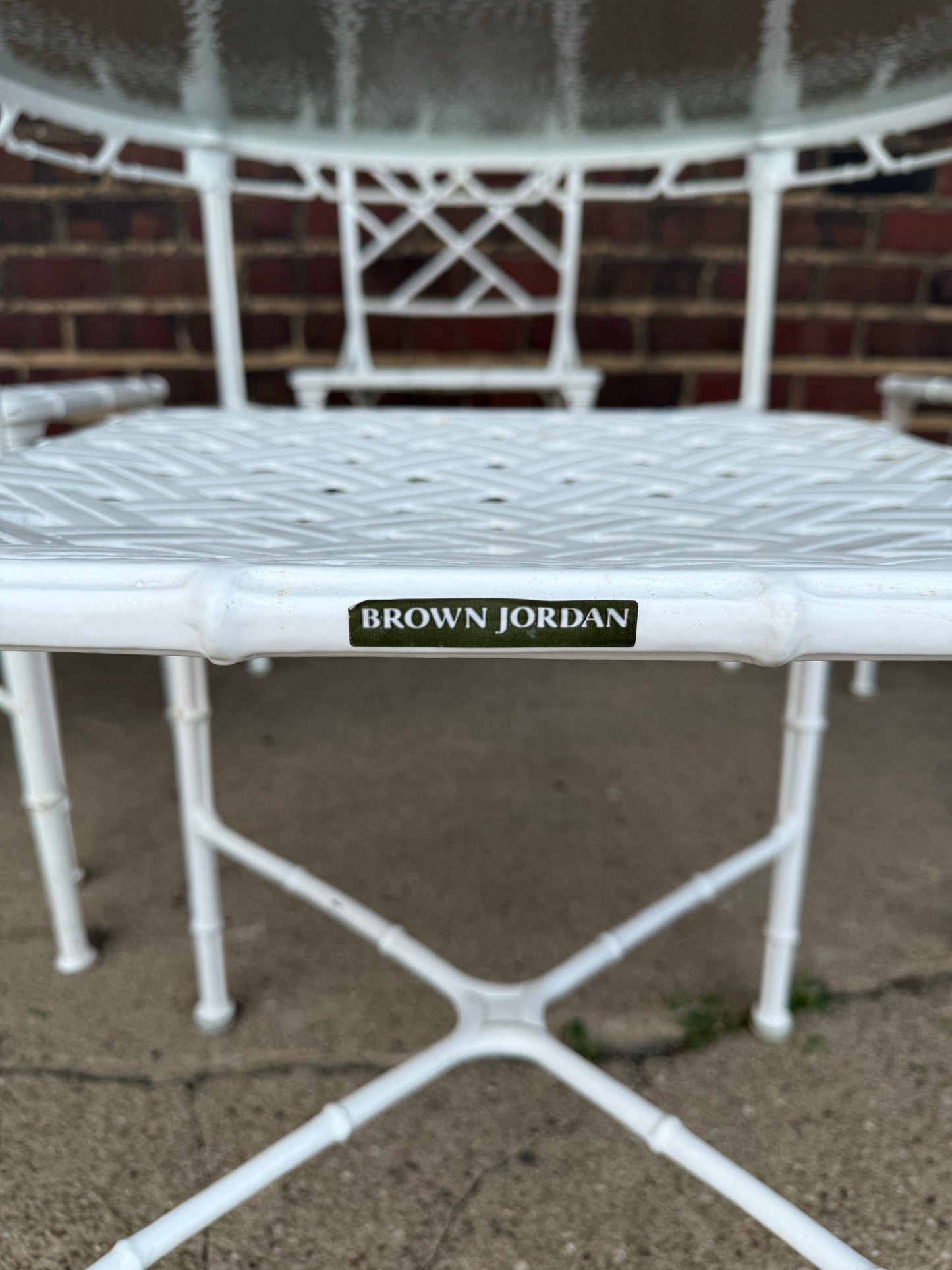 Brown Jordan Calcutta Round Dining Table and Chair Set
