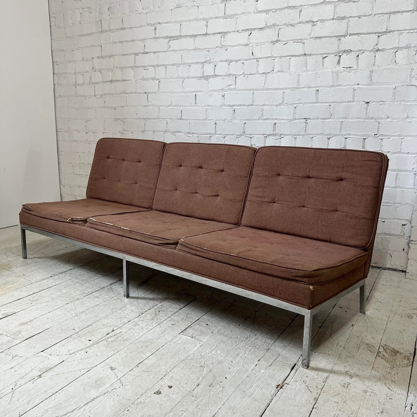 Florence Knoll Sofa in Need of Restoration