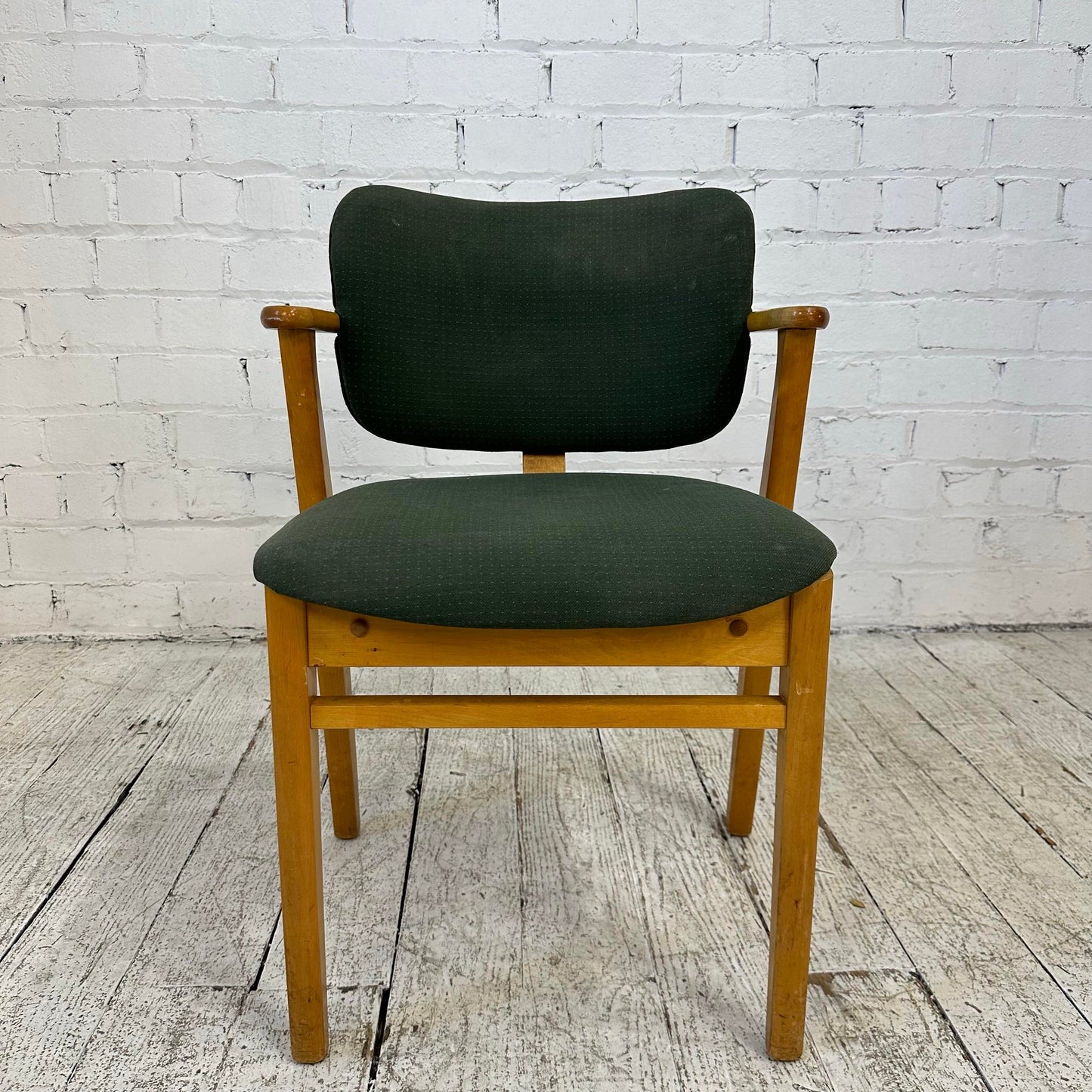 Early Knoll Associates Domus Chair 601 Madison Tag