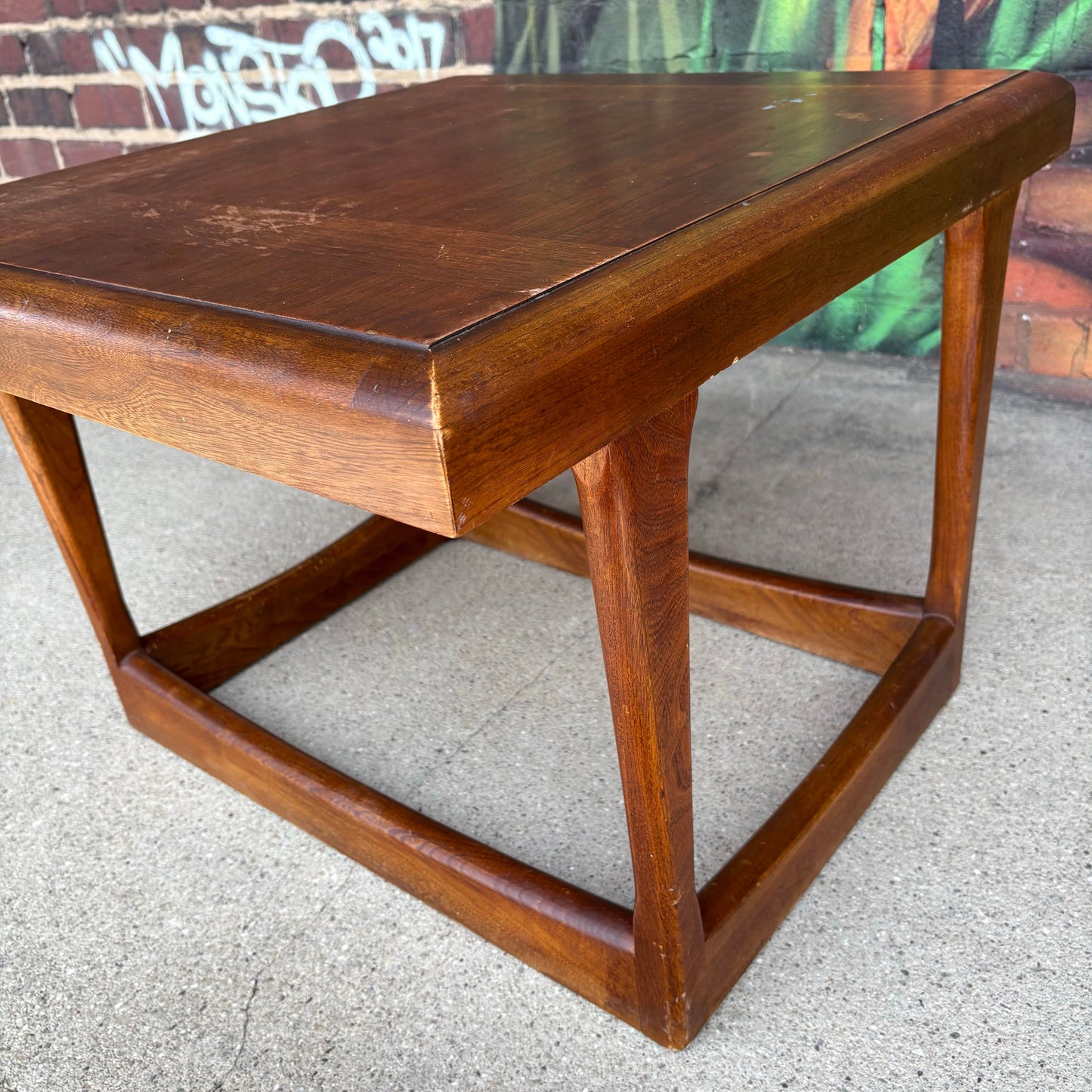 Mid-Century Modern Pair of Walnut End Tables Lane Furniture