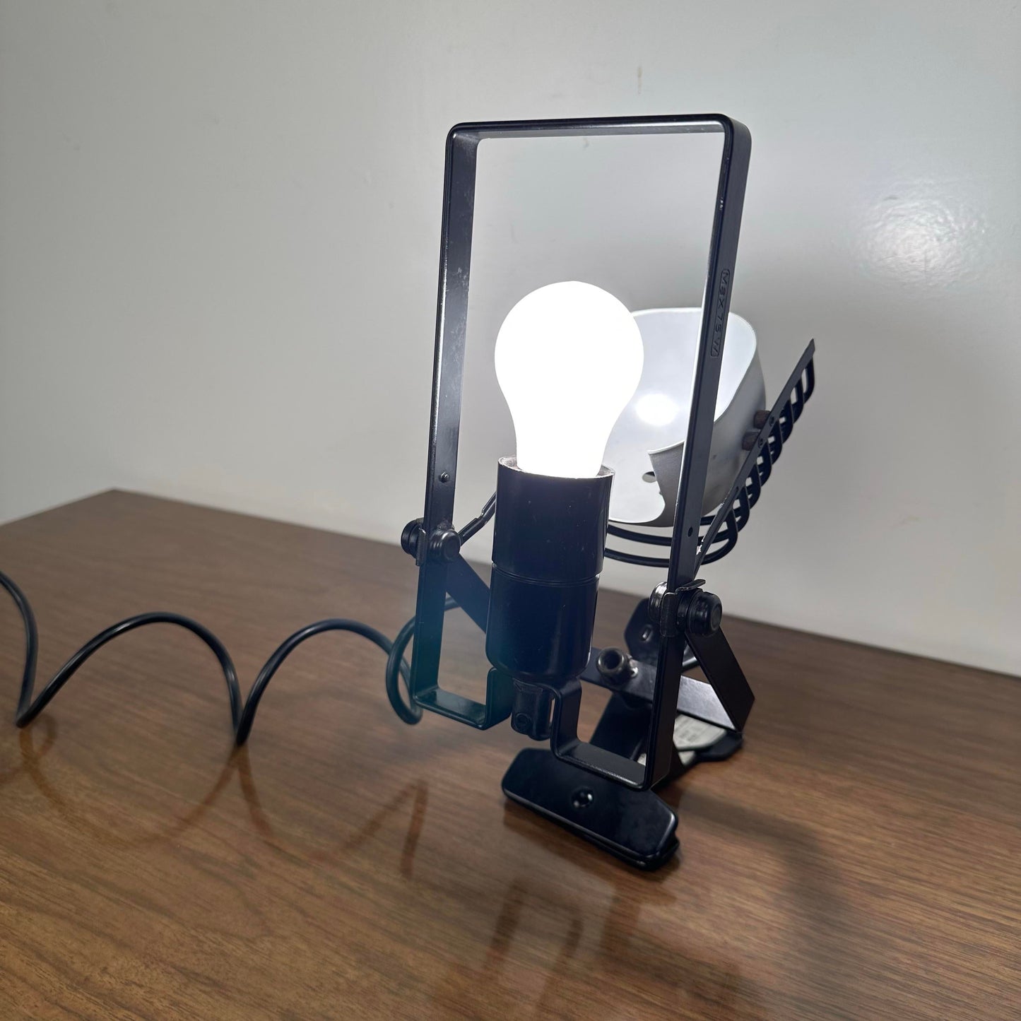 Vintage 1970s Italian “Sintesi Pinza” Clamp Table Lamp by Ernesto Gismondi for Artemide