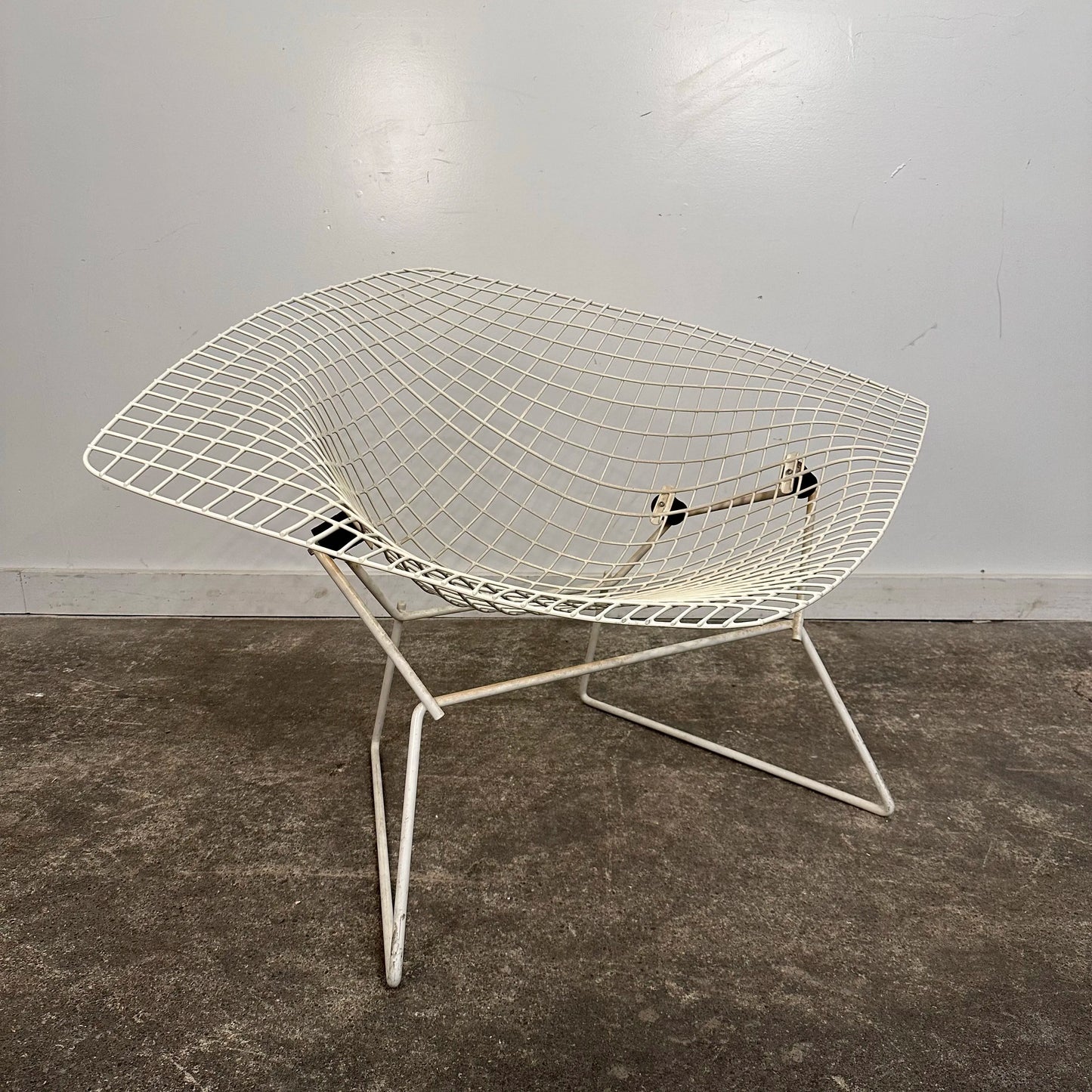 Mid Century Modern Wide Large Diamond Bertoia Chair
