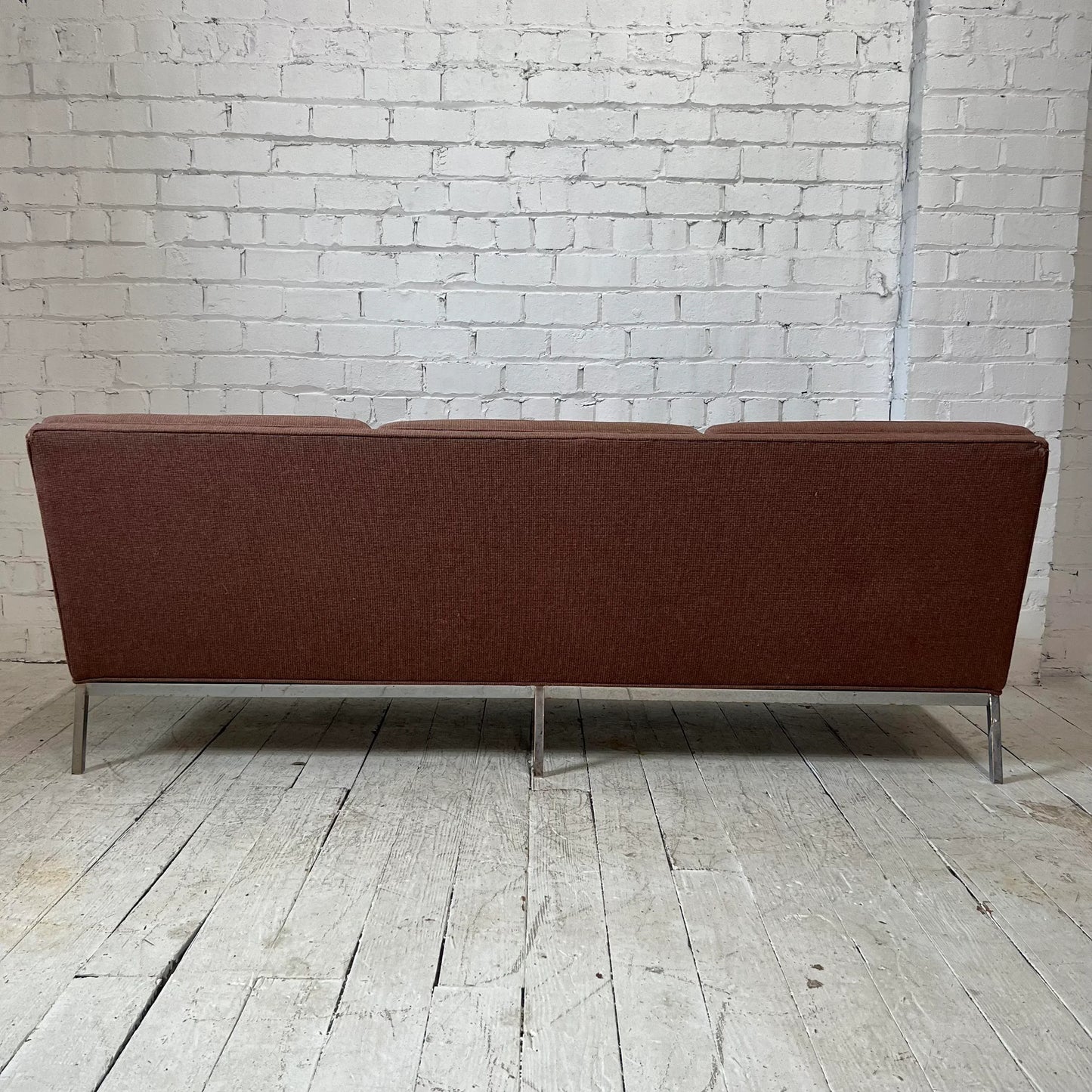 Florence Knoll Sofa in Need of Restoration