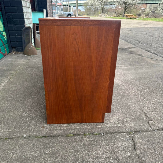 Dillingham “Esprit” 6-Drawer Walnut Dresser