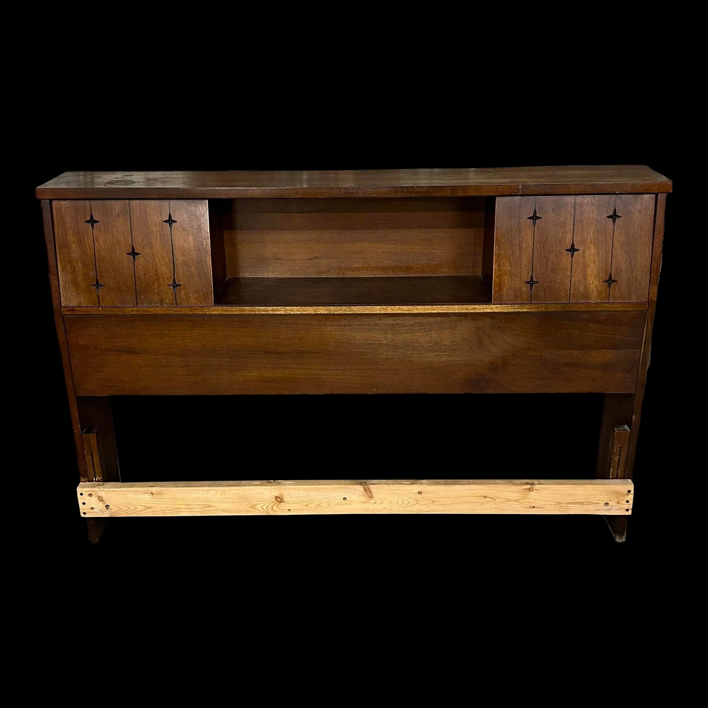 Broyhill Saga Full Size Headboard With Storage.