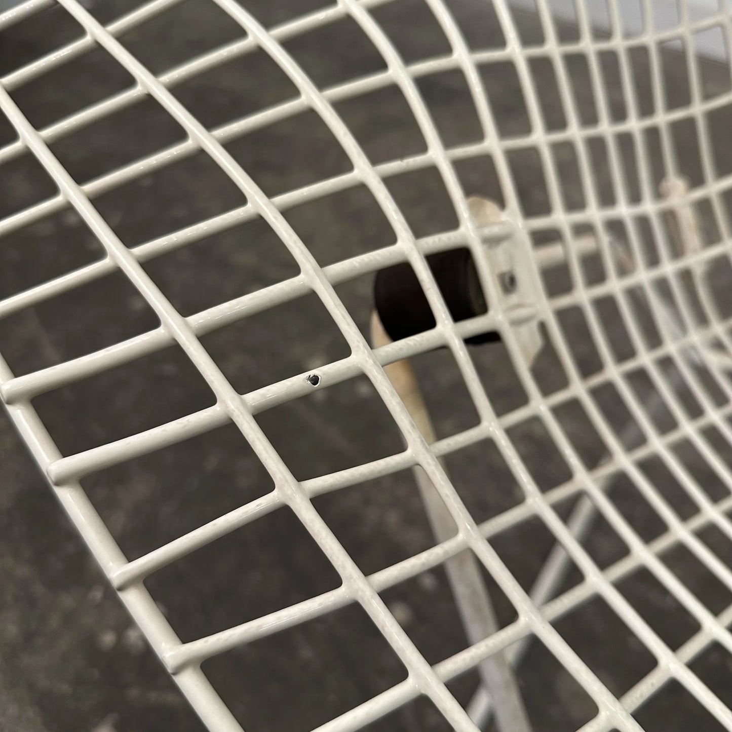 Mid Century Modern Wide Large Diamond Bertoia Chair