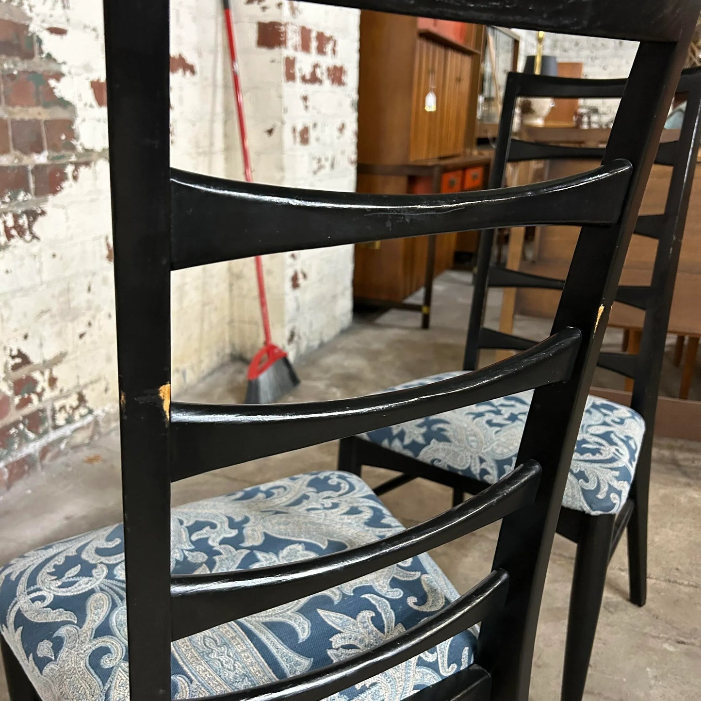 Pearsall Style Round Glass Kitchen Dining Table With 4 Chairs