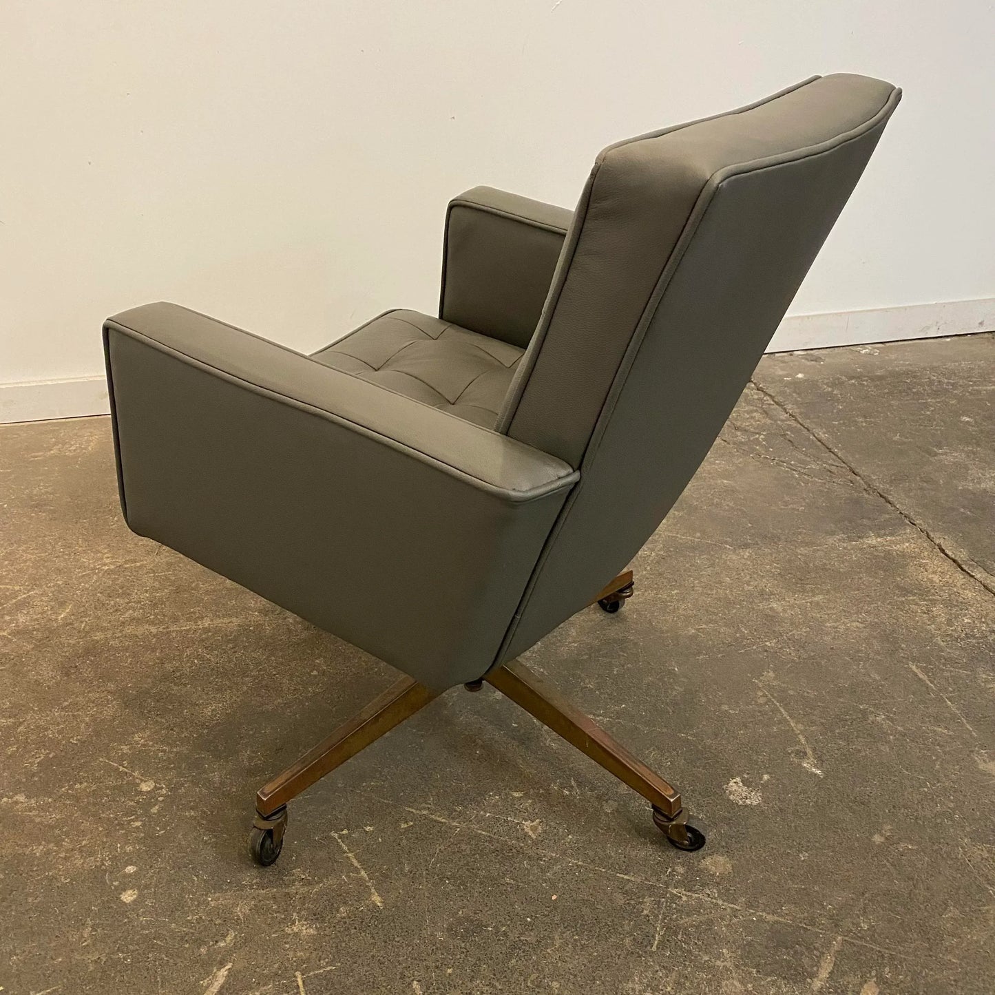 Mid Century Modern Knoll Reupholstered Grey Leather Desk Chair