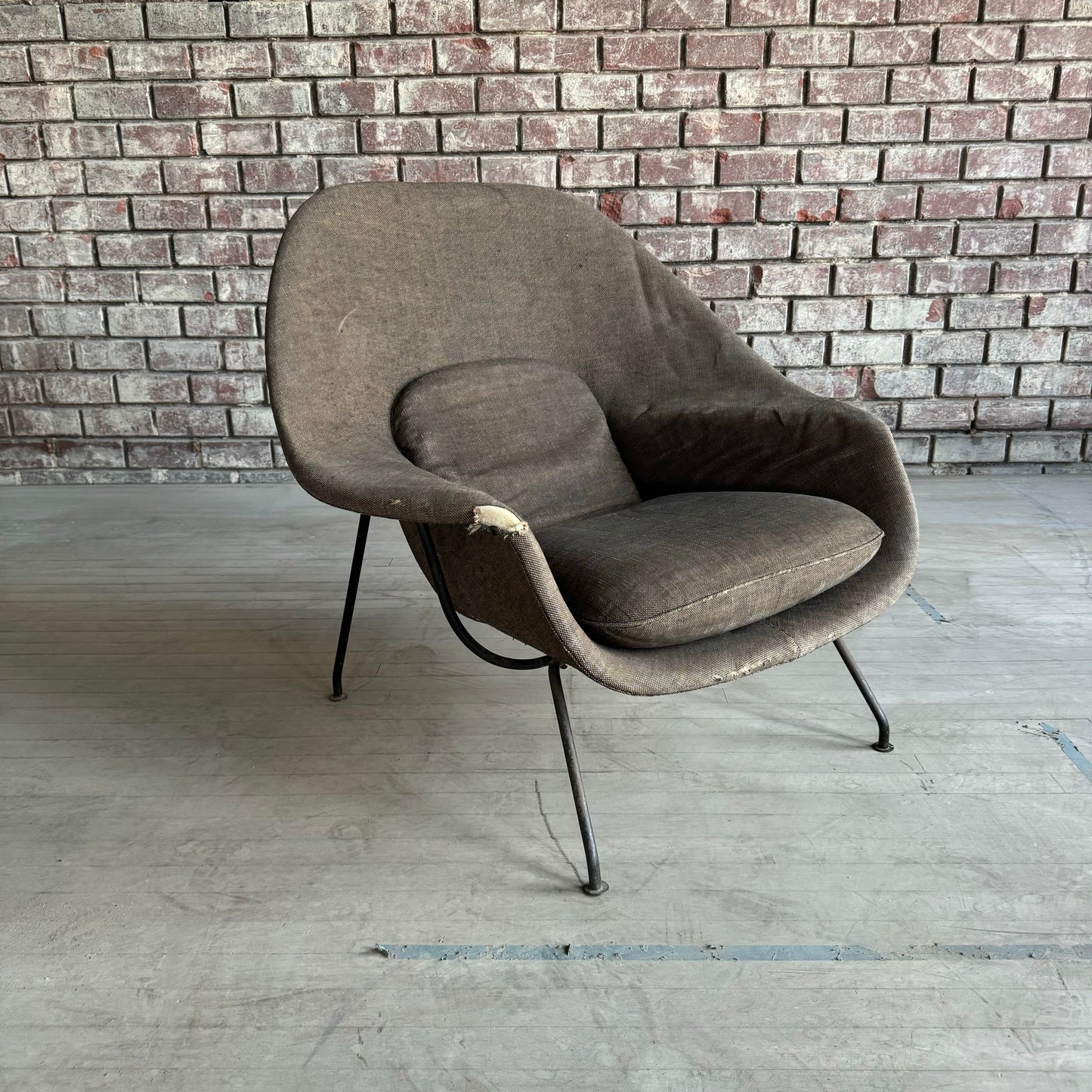 Early Eero Saarinen for Knoll Womb Chair
