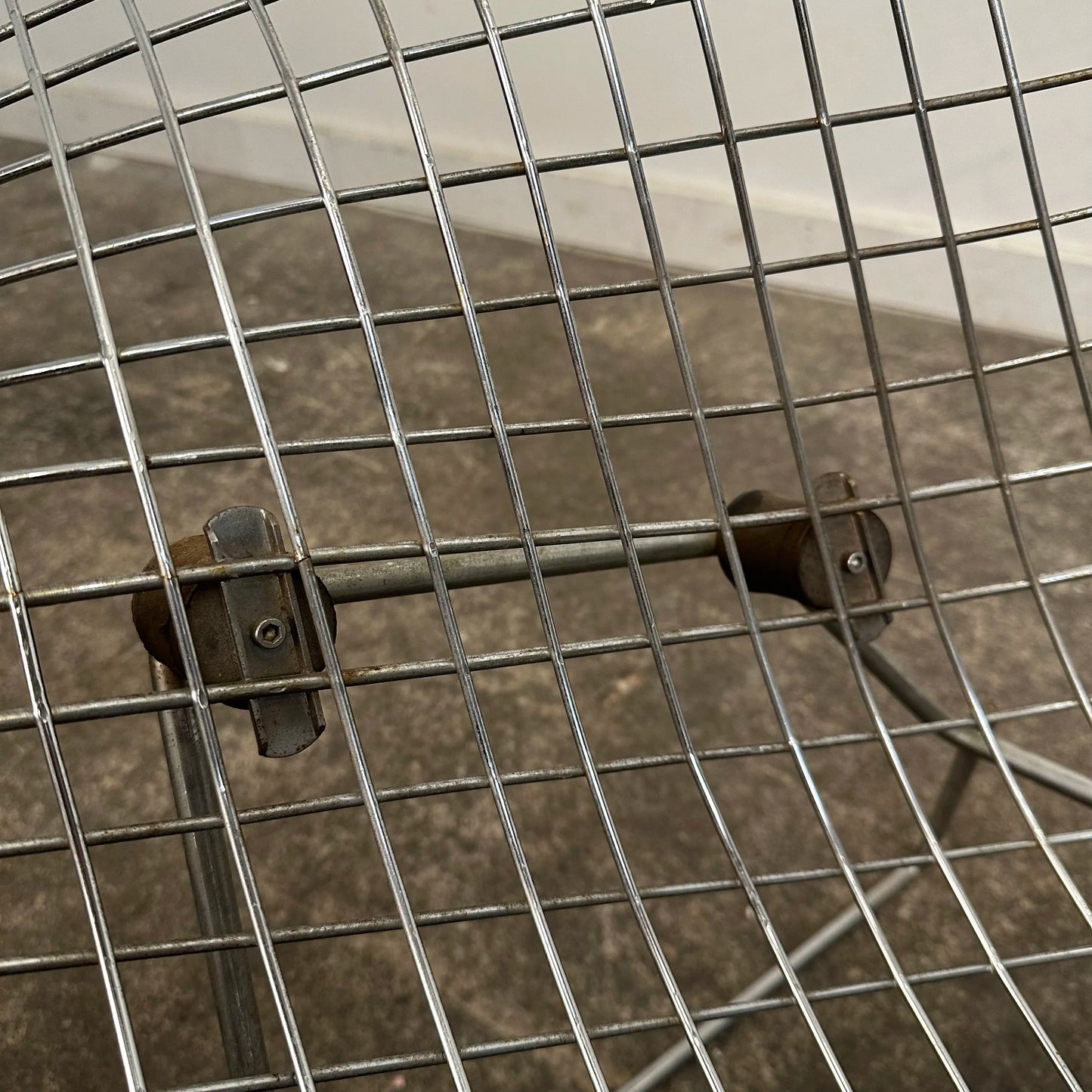 Mid Century Modern Large Wide Diamond Bertoia Chair