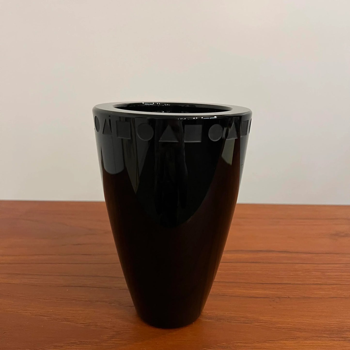 Black Sengai Vase by Ward Bennett for Sasaki