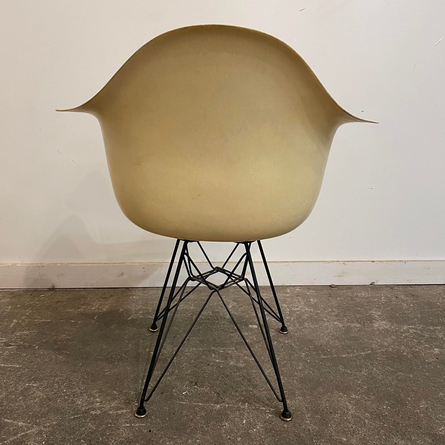 Vintage Mid-Century Modern Eiffel Tower Base Fiberglass Chair