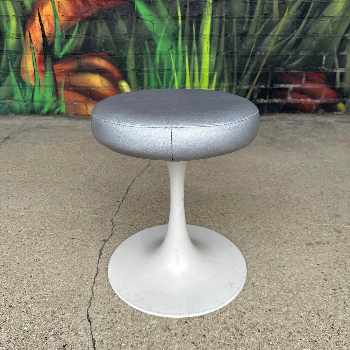 Brevete Cre Rossi Tulip Based Knoll-Style Stool