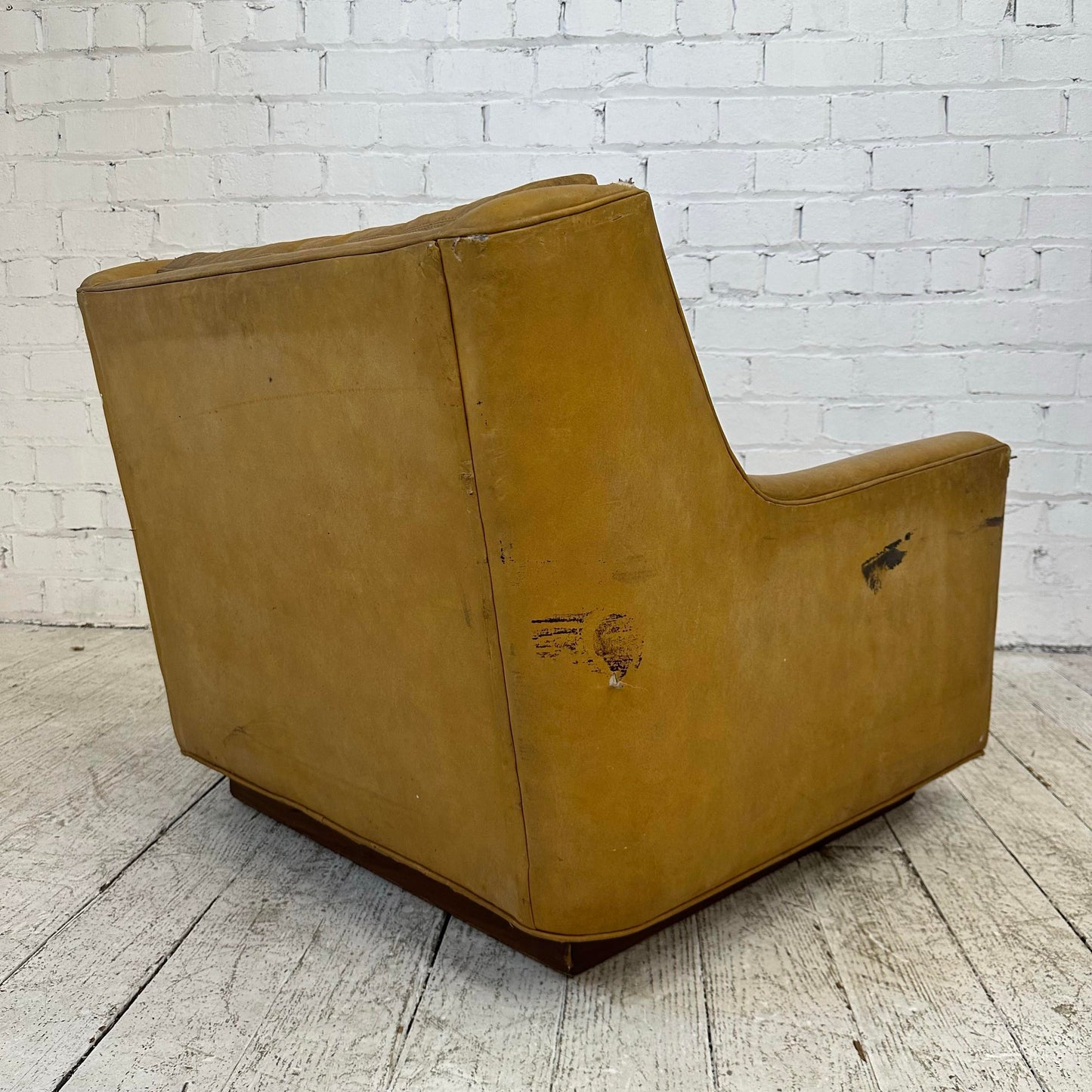 Milo Baughman Oversize Brown Lounge Chair