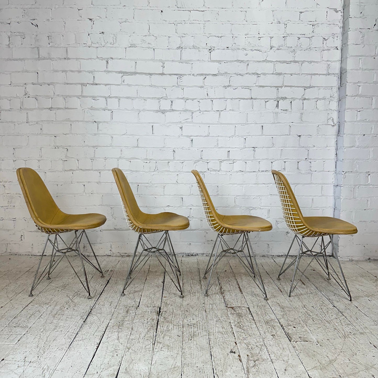 Set of 4 Eames Herman Miller Dkr-1 Eiffel Wire Chairs Leather Pads