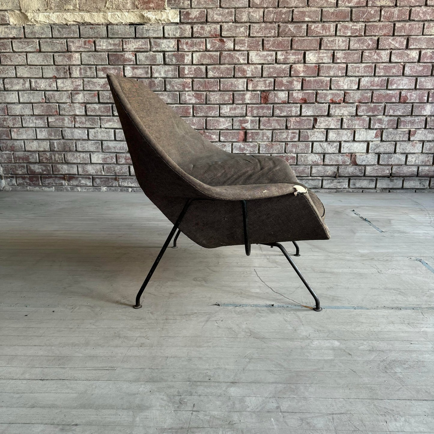 Early Eero Saarinen for Knoll Womb Chair