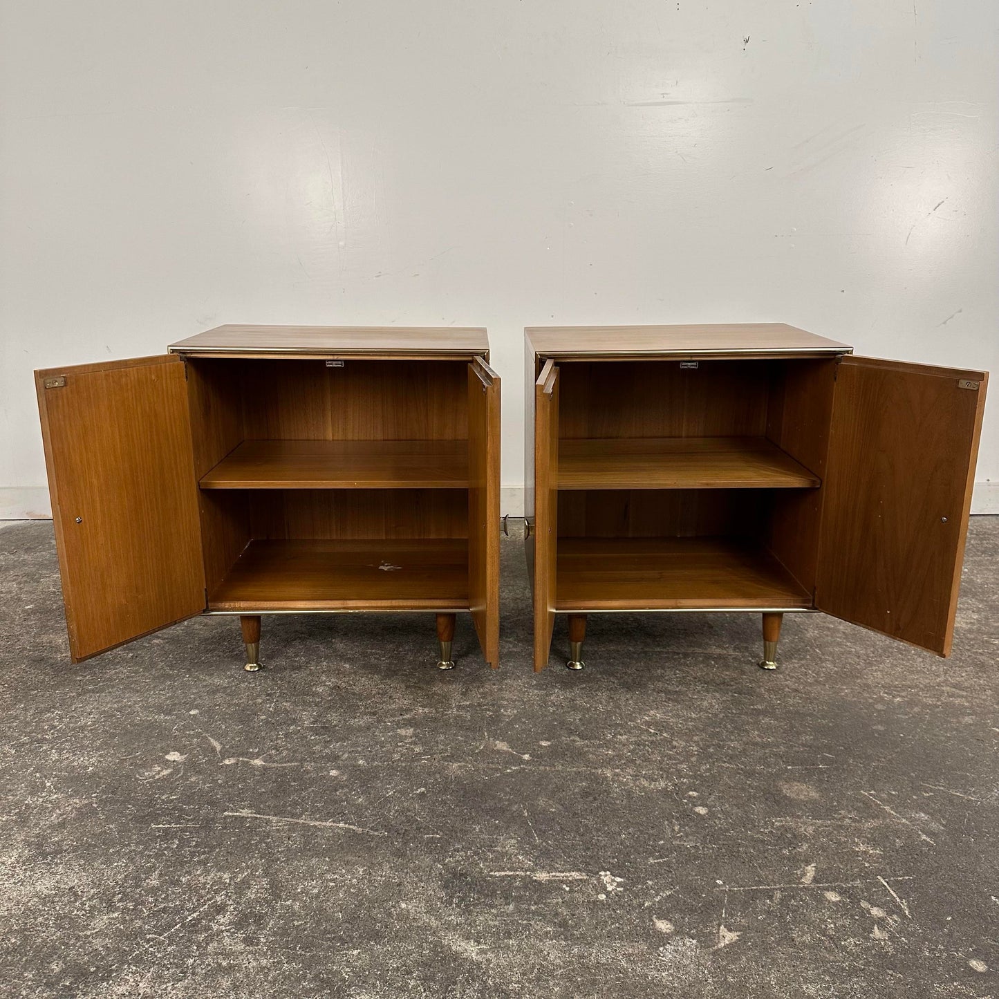 Rway Pair of Nightstands With Caned Doors