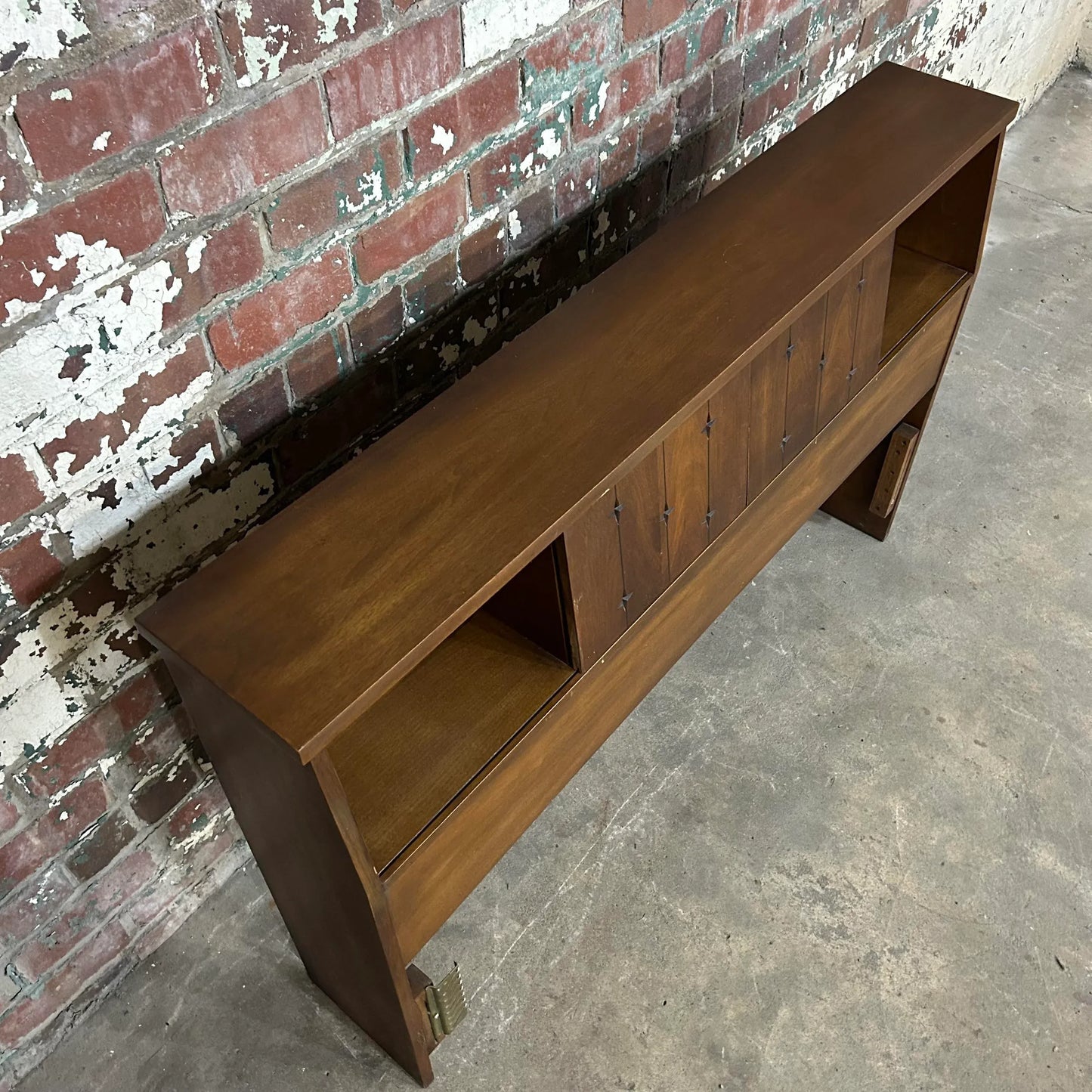 Broyhill Saga Full Size Headboard With Storage