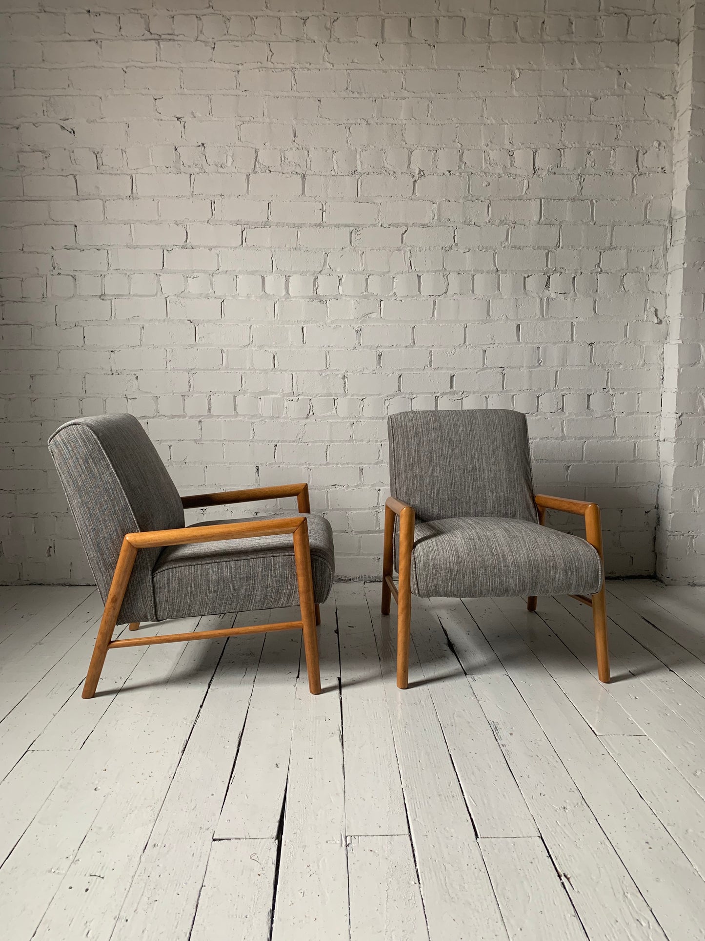 Mid-Century ModernLeslie Diamond for Conant Ball Lounge Chairs - a Pair