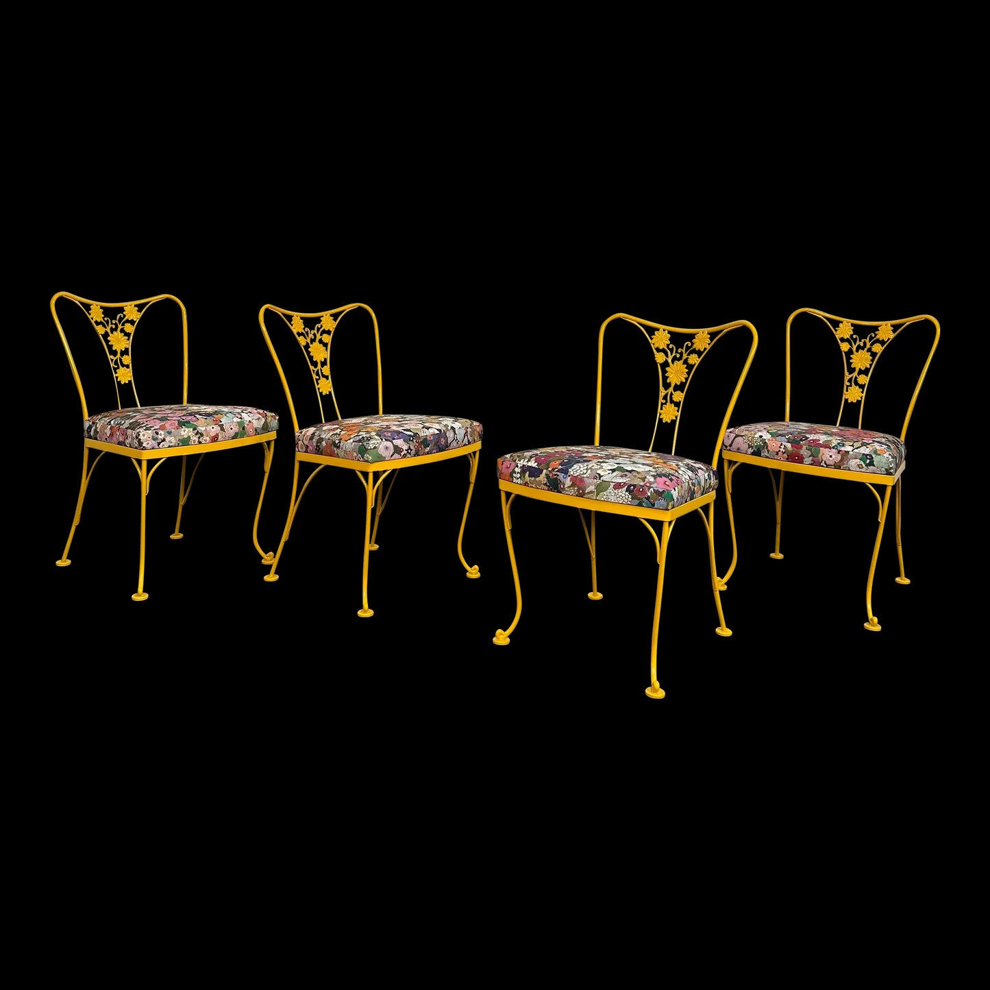 Mid 20th Century Russell Woodard Attributed Daisy Pattern Patio Dining Chairs Recovered in Hollyhocks Outdoor Fabric - Set of 4