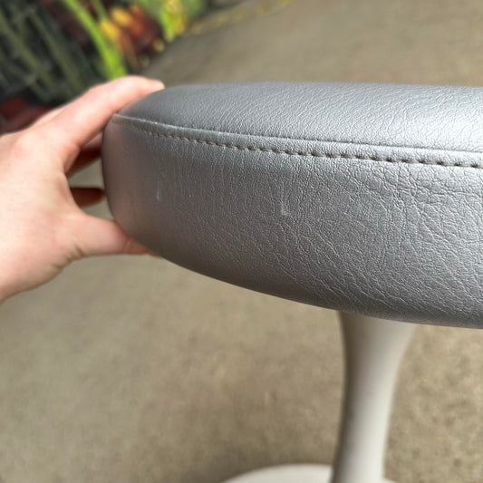 Brevete Cre Rossi Tulip Based Knoll-Style Stool