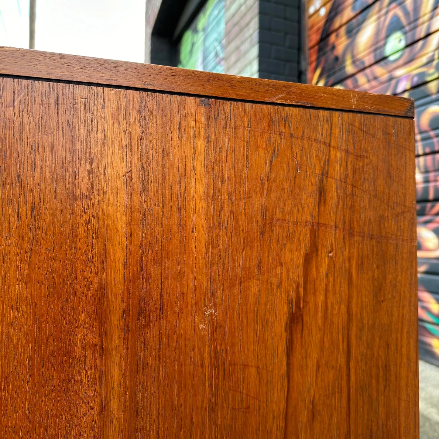 Beautiful R-Way 8 Drawer Dresser With Modern Brass Pulls