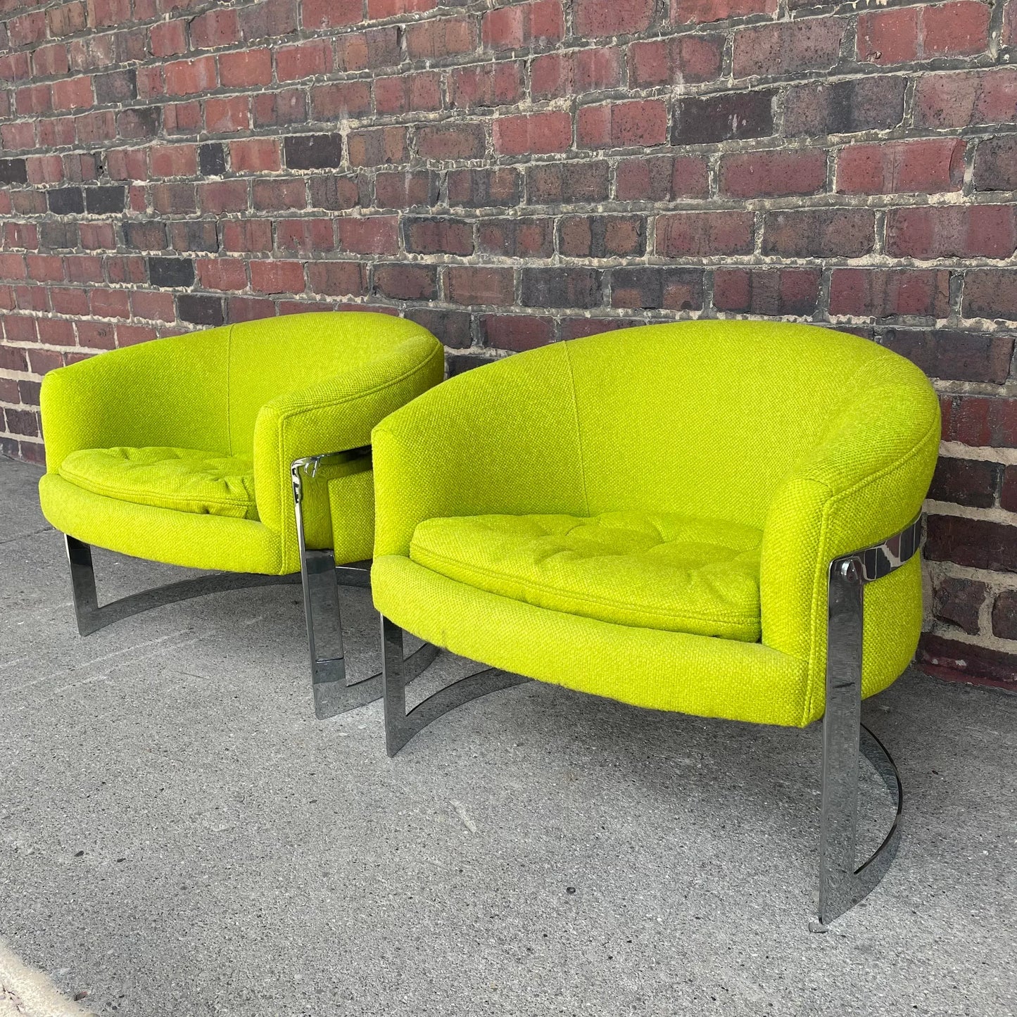 Bernhardt Furniture Pair of Cantilevered Chrome Chairs Style of Milo Baughman