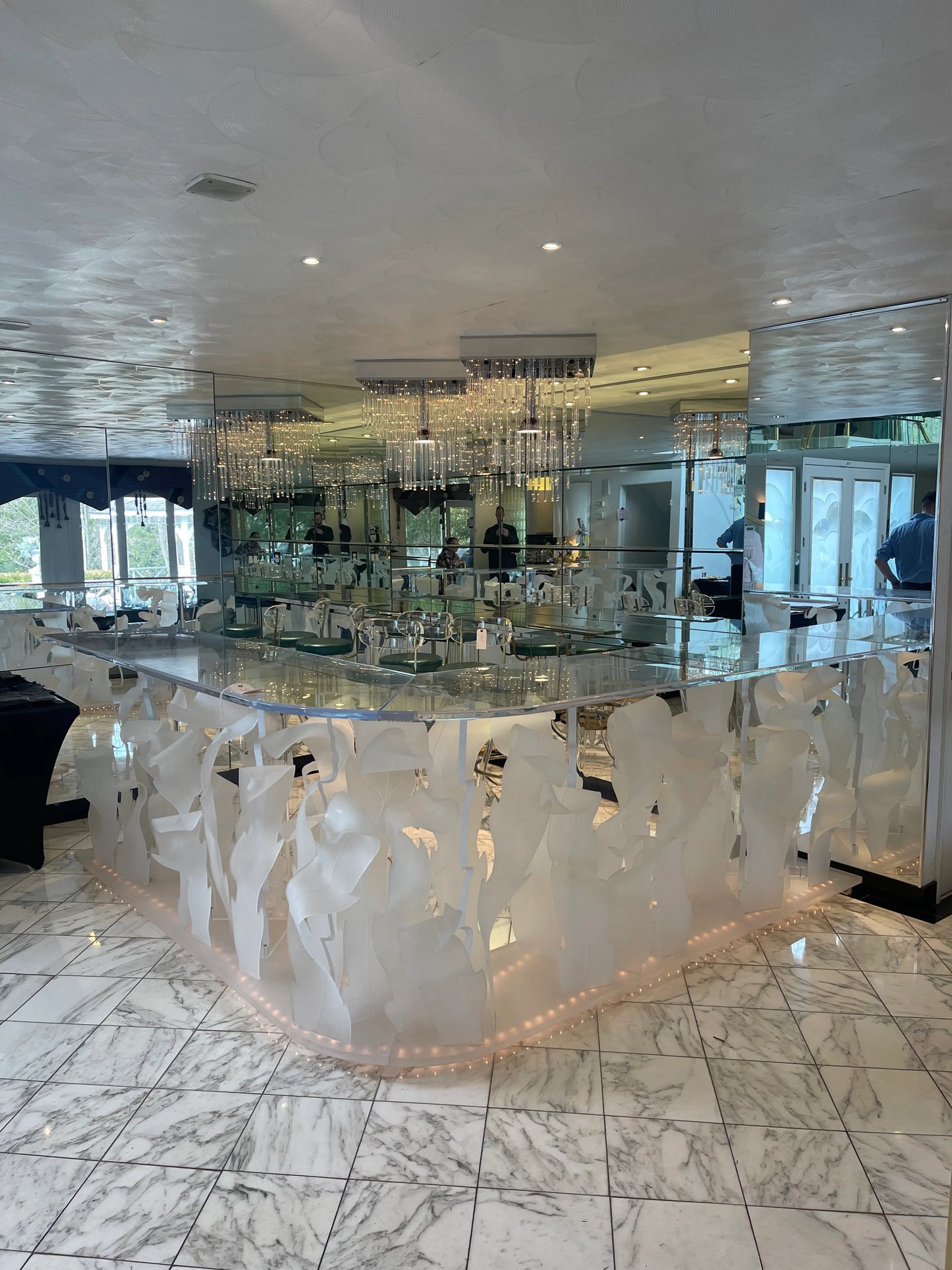 80s Custom Lucite Sculptural Foliage L Shape Bar