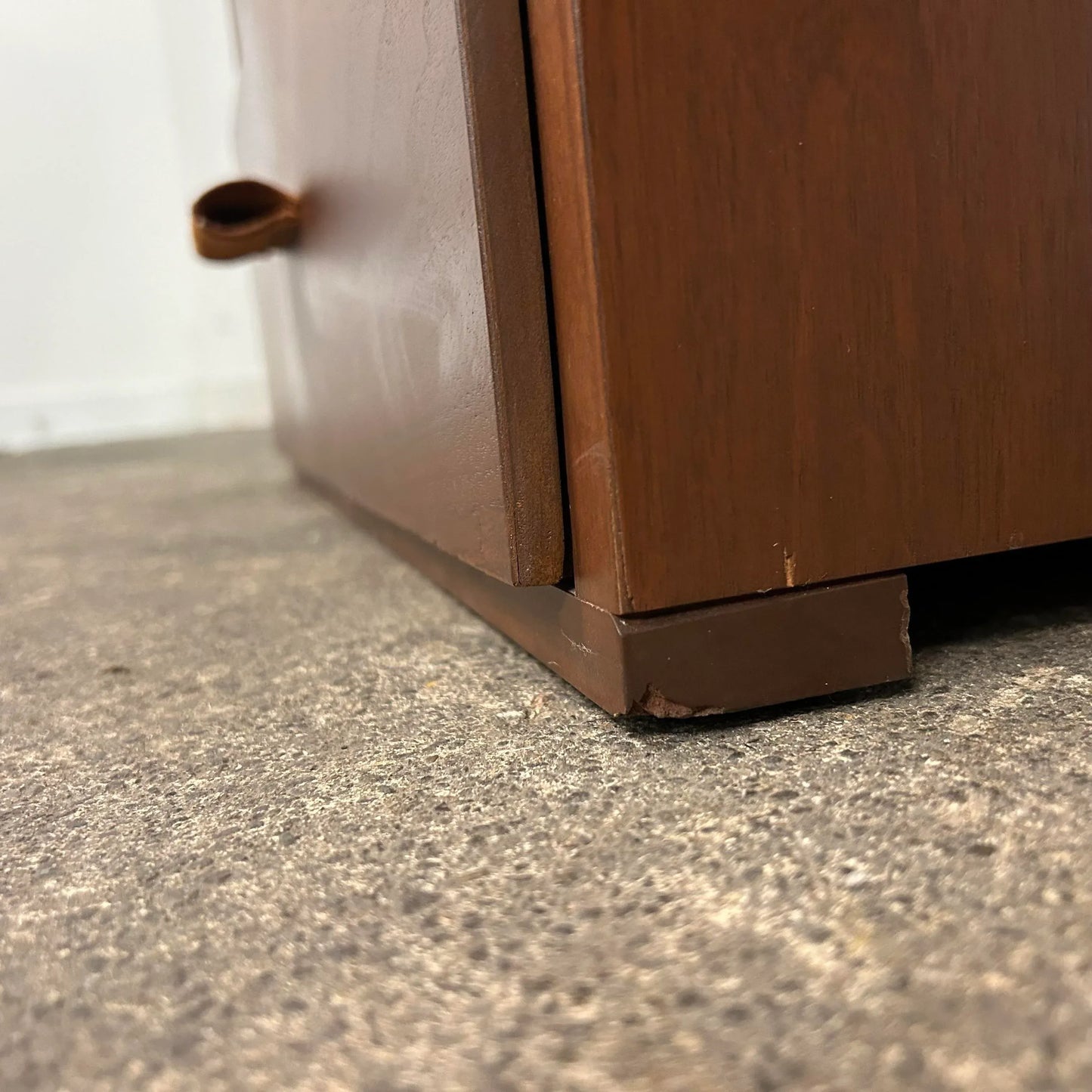 Mid Century Modern Chest of Drawers With Leather Pulls