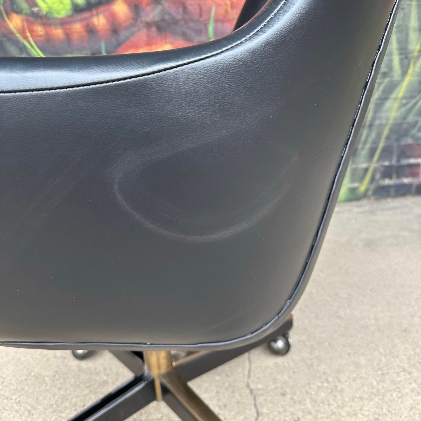 Max Pearson for Knoll Black Vinyl Executive Chair