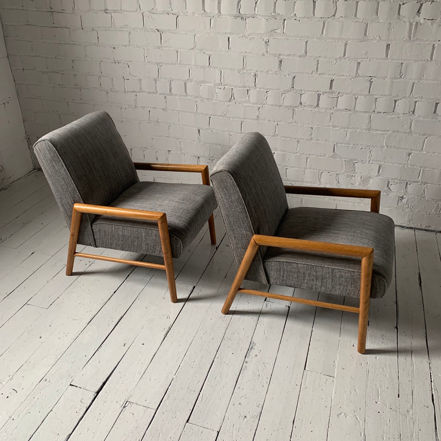 Mid-Century ModernLeslie Diamond for Conant Ball Lounge Chairs - a Pair