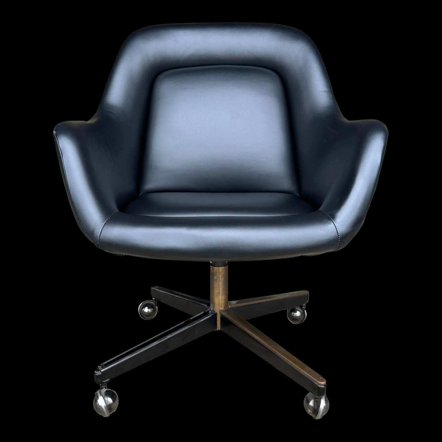 Max Pearson for Knoll Black Vinyl Executive Chair