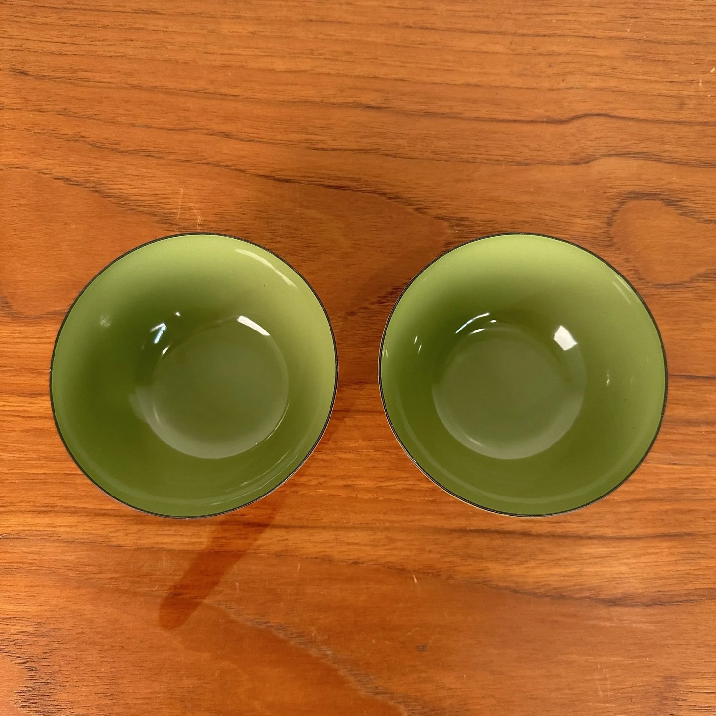 Pair of Cathrine Holm Bowl Avocado White Lotus Enamel Norway